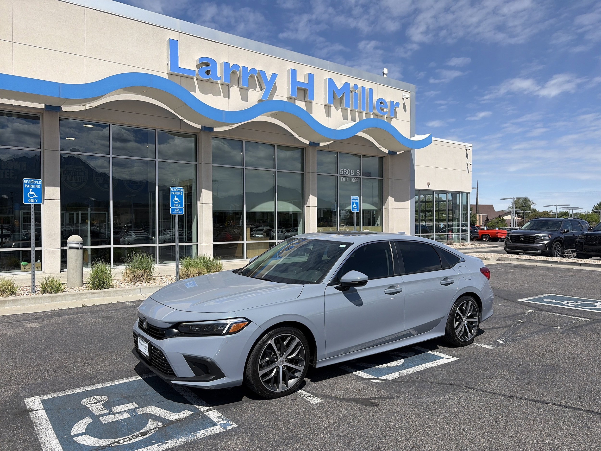 2024 Honda Civic Touring CVT's photo