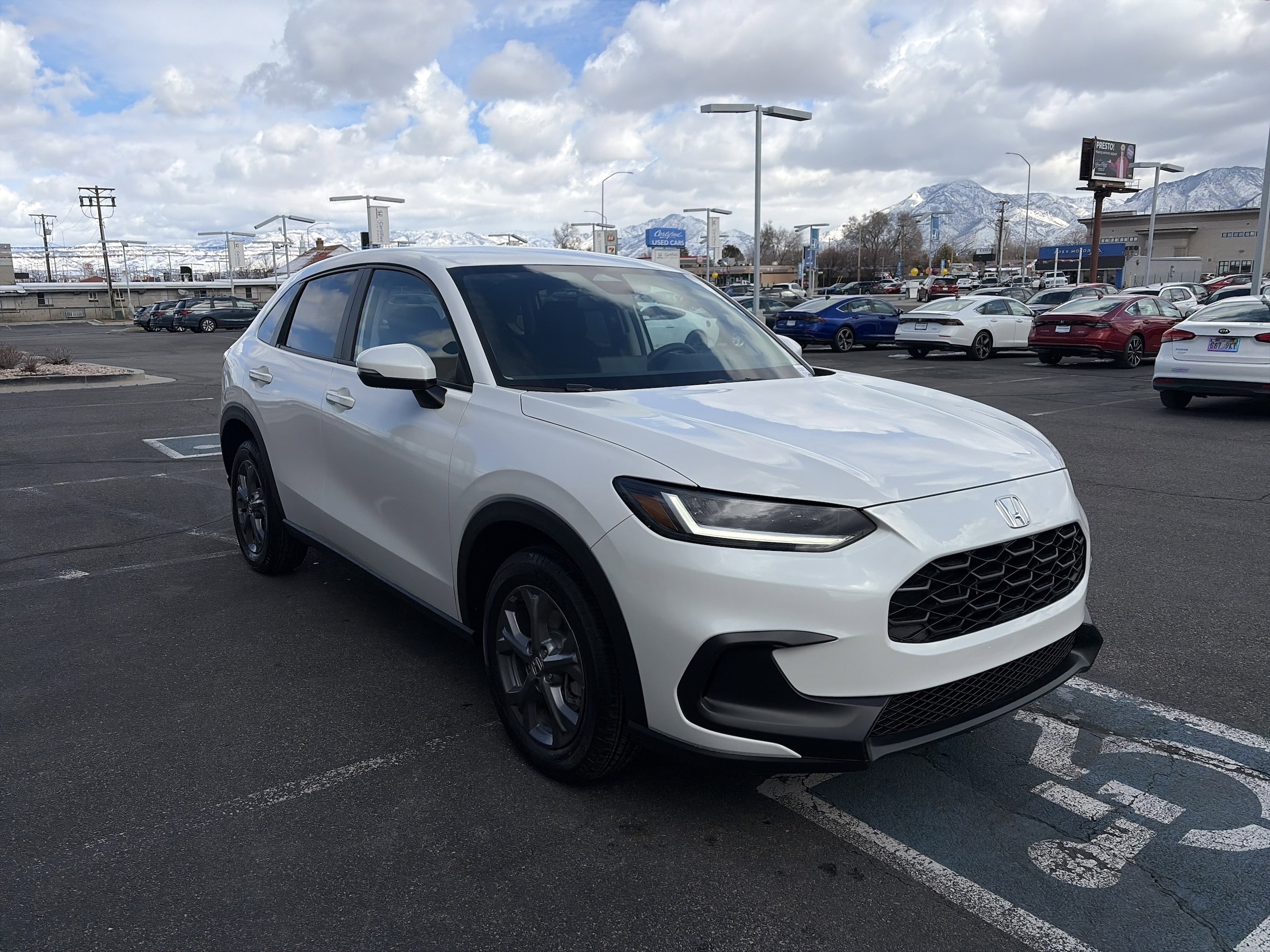 2026 Honda HR-V LX - Photo 8