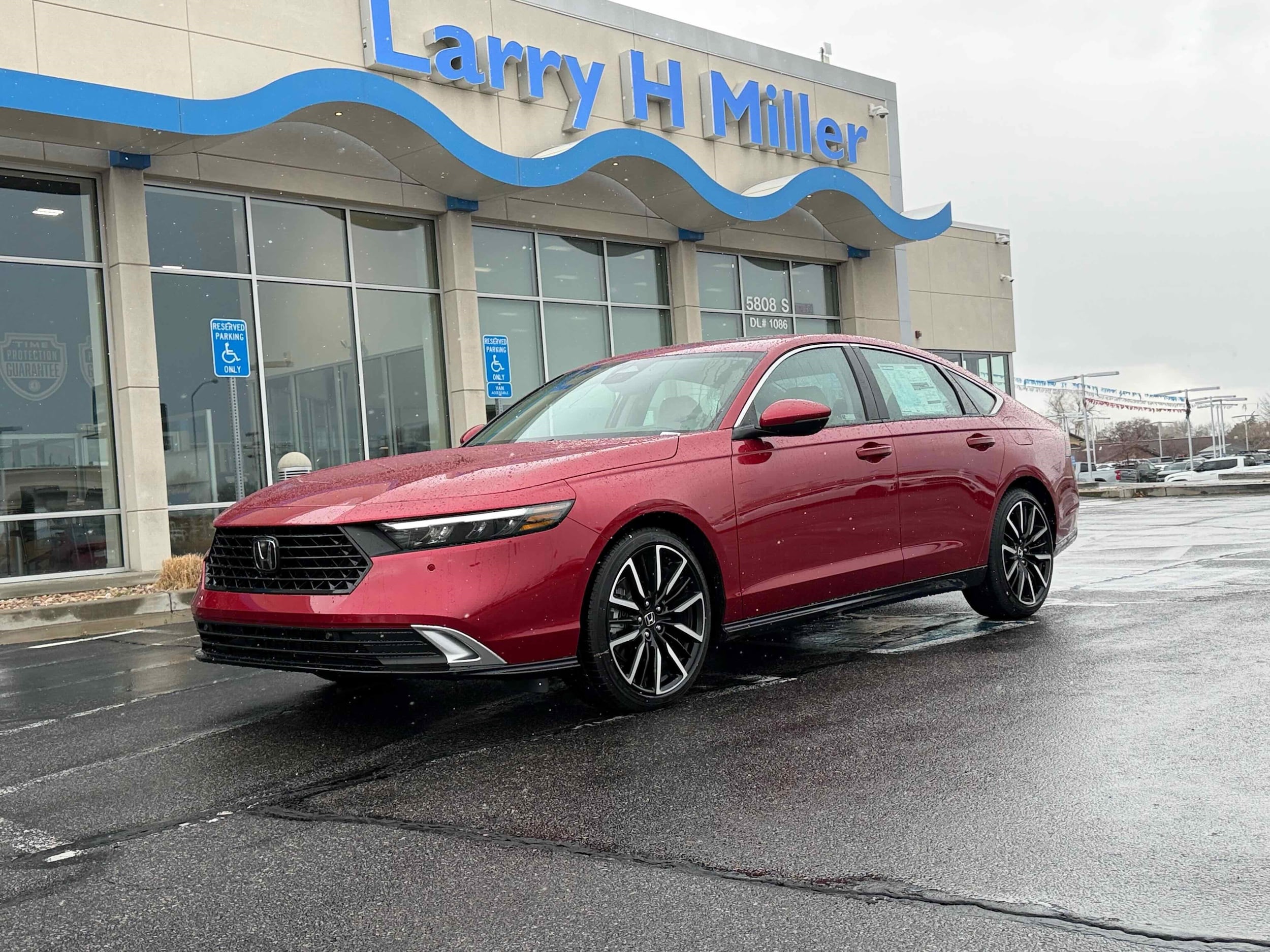 2025 Honda Accord Hybrid Touring's photo