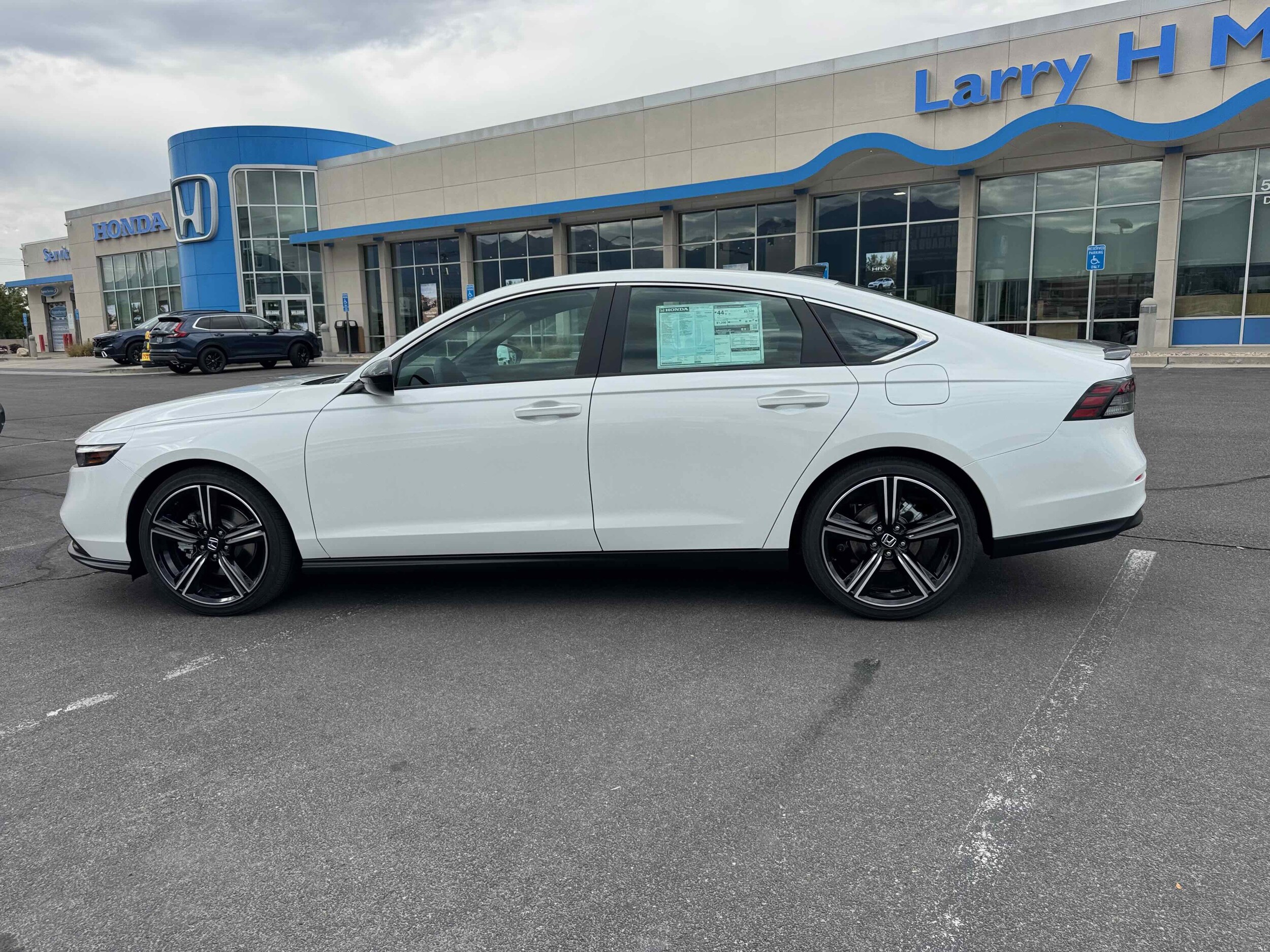 2025 Honda Accord Hybrid Sport photo 2