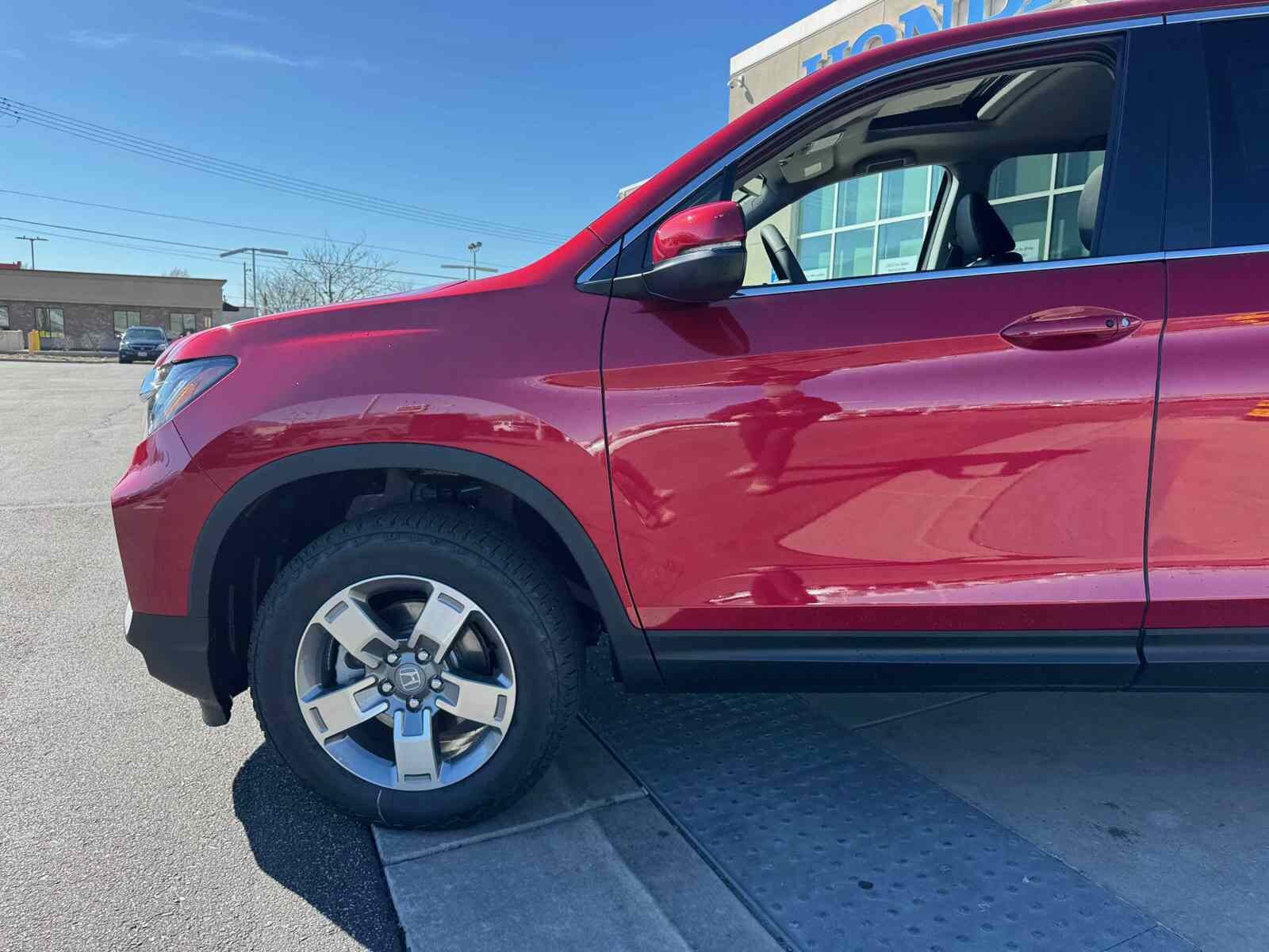 2025 Honda Ridgeline RTL photo 3