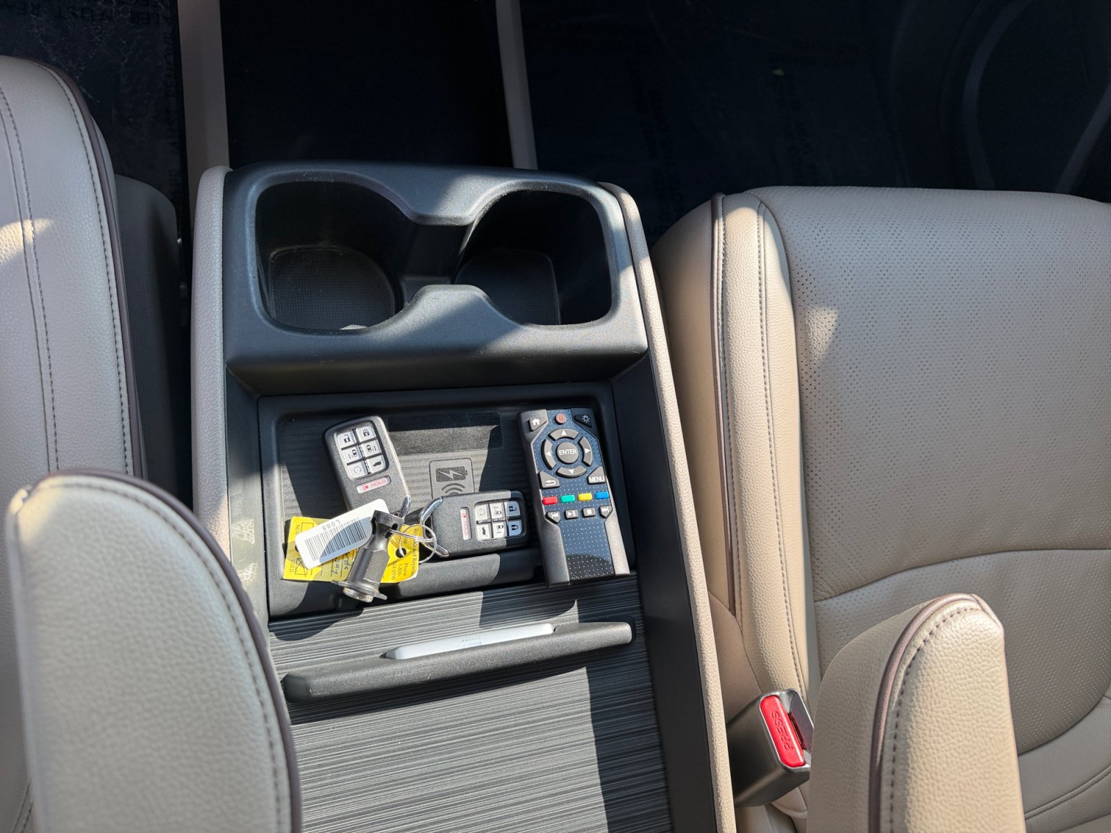 2024 Honda Odyssey Elite - Photo 16