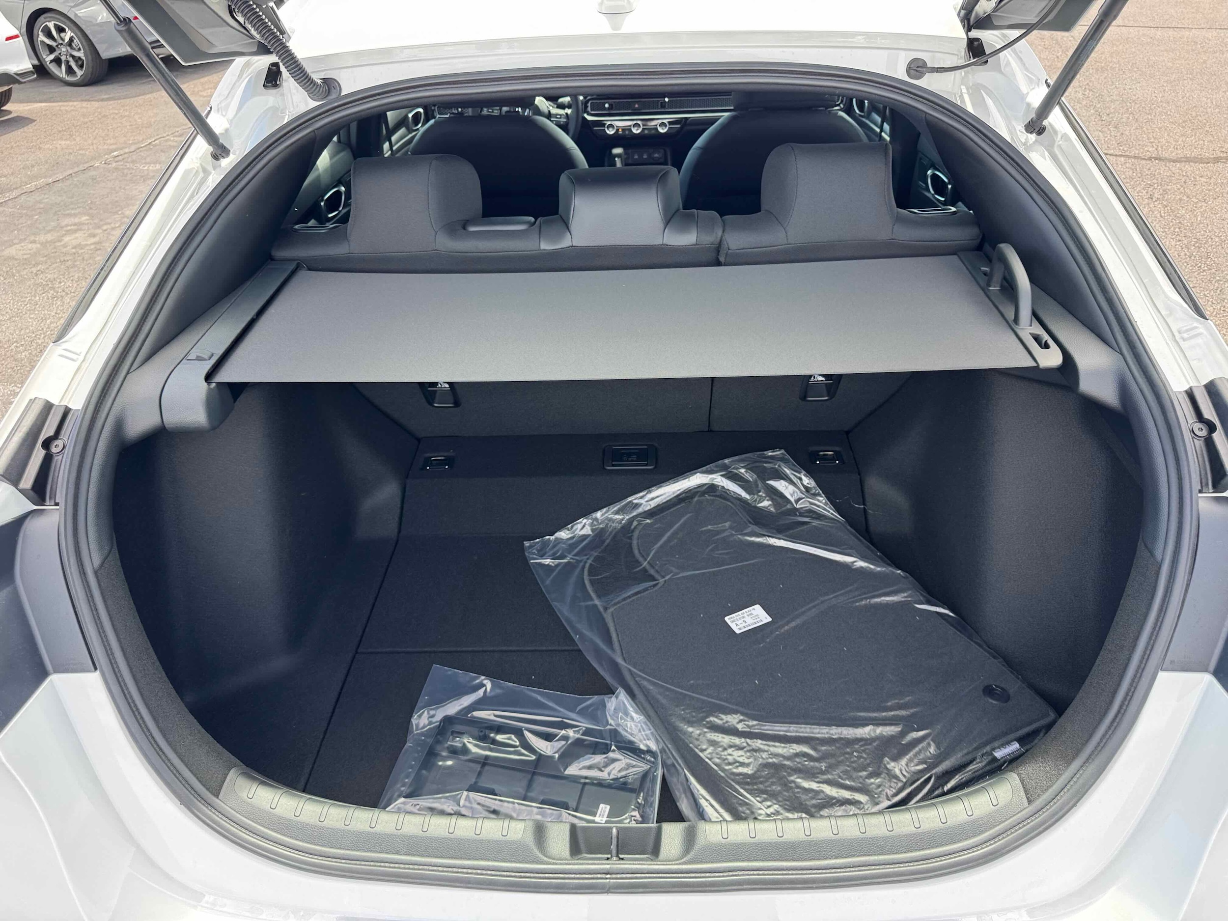 2026 Honda Civic Hatchback Sport - Photo 30