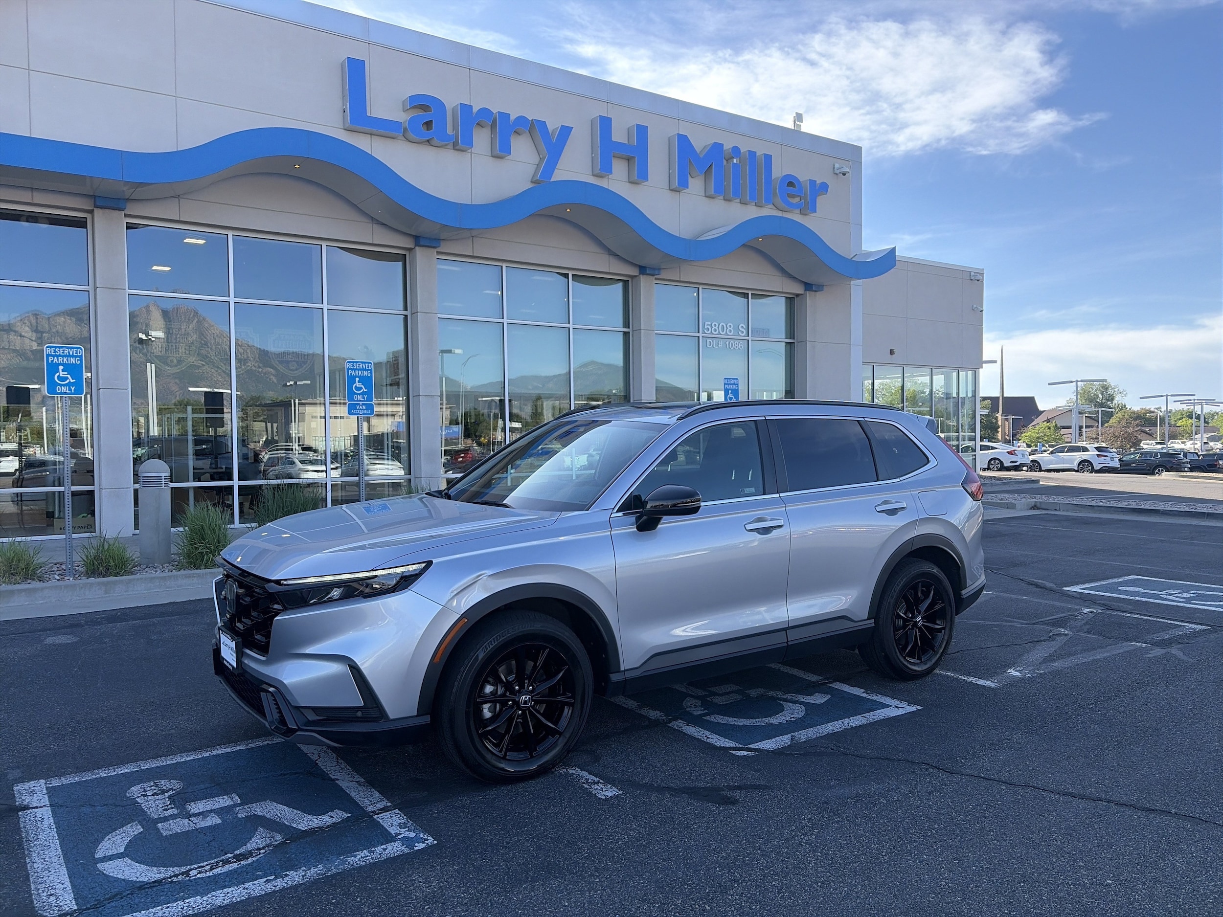 2024 Honda CR-V Hybrid Sport-L AWD's photo