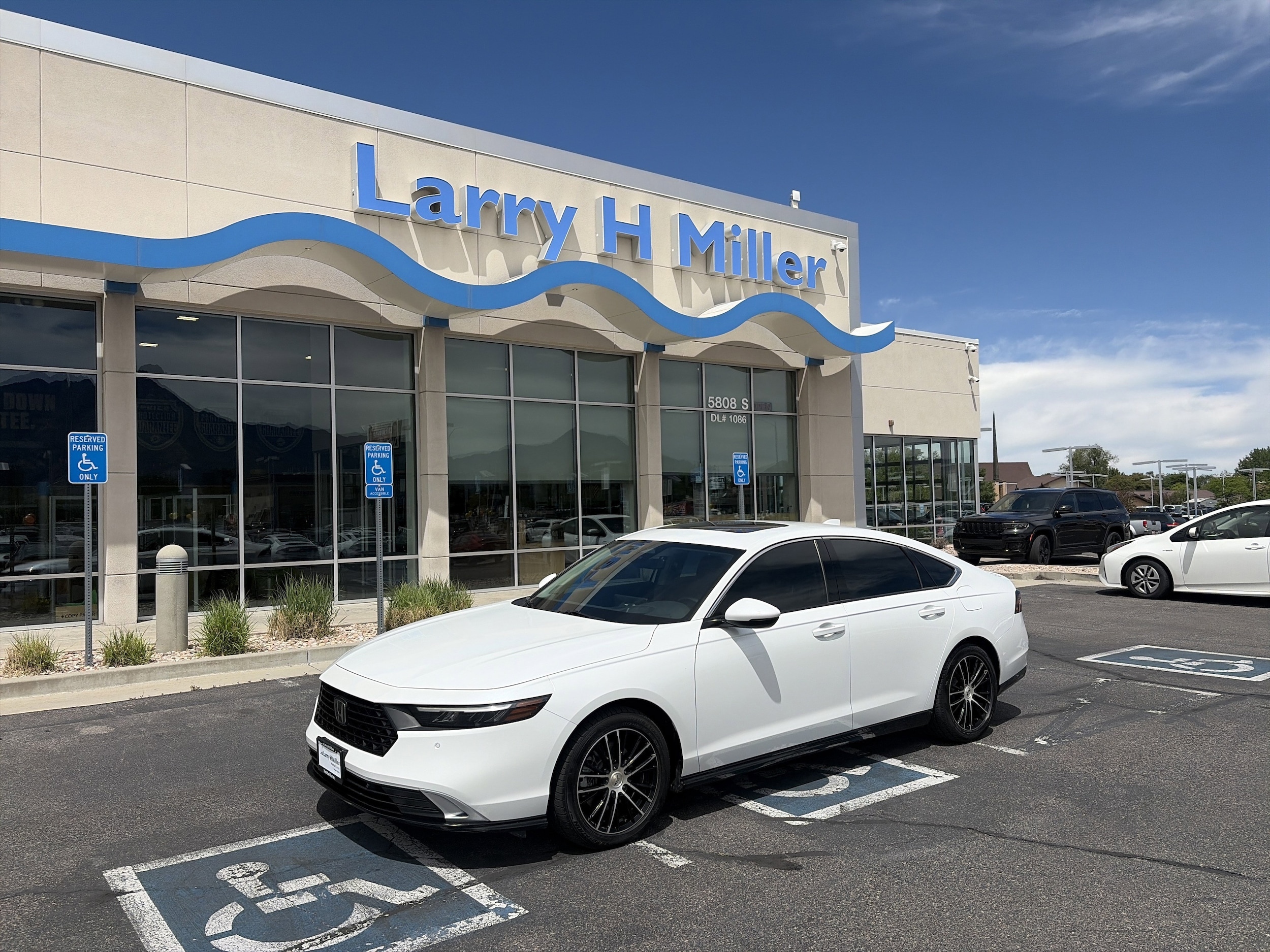 2024 Honda Accord Hybrid Touring's photo