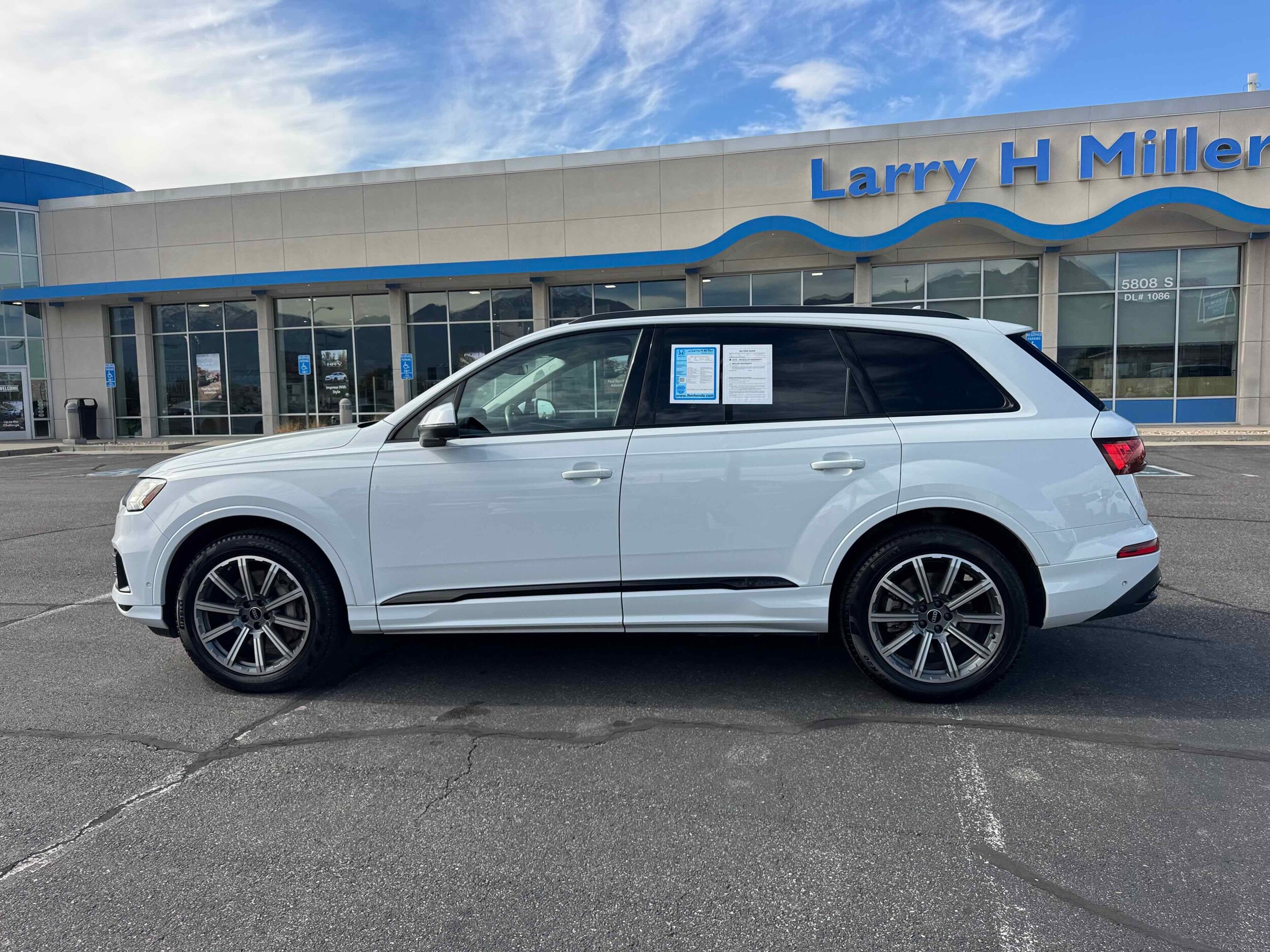 2023 Audi Q7 Premium Plus photo 2