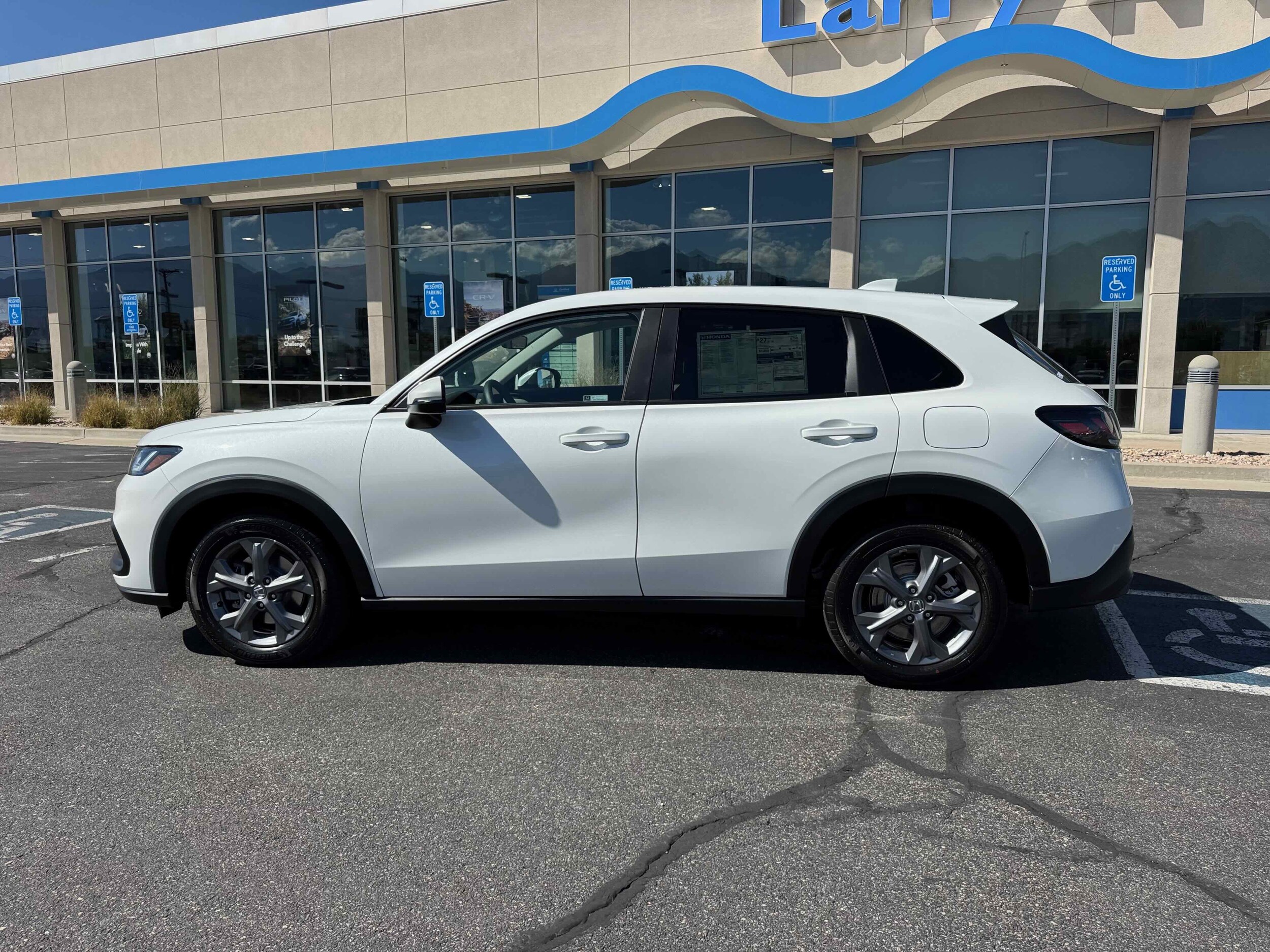2026 Honda HR-V LX photo 2