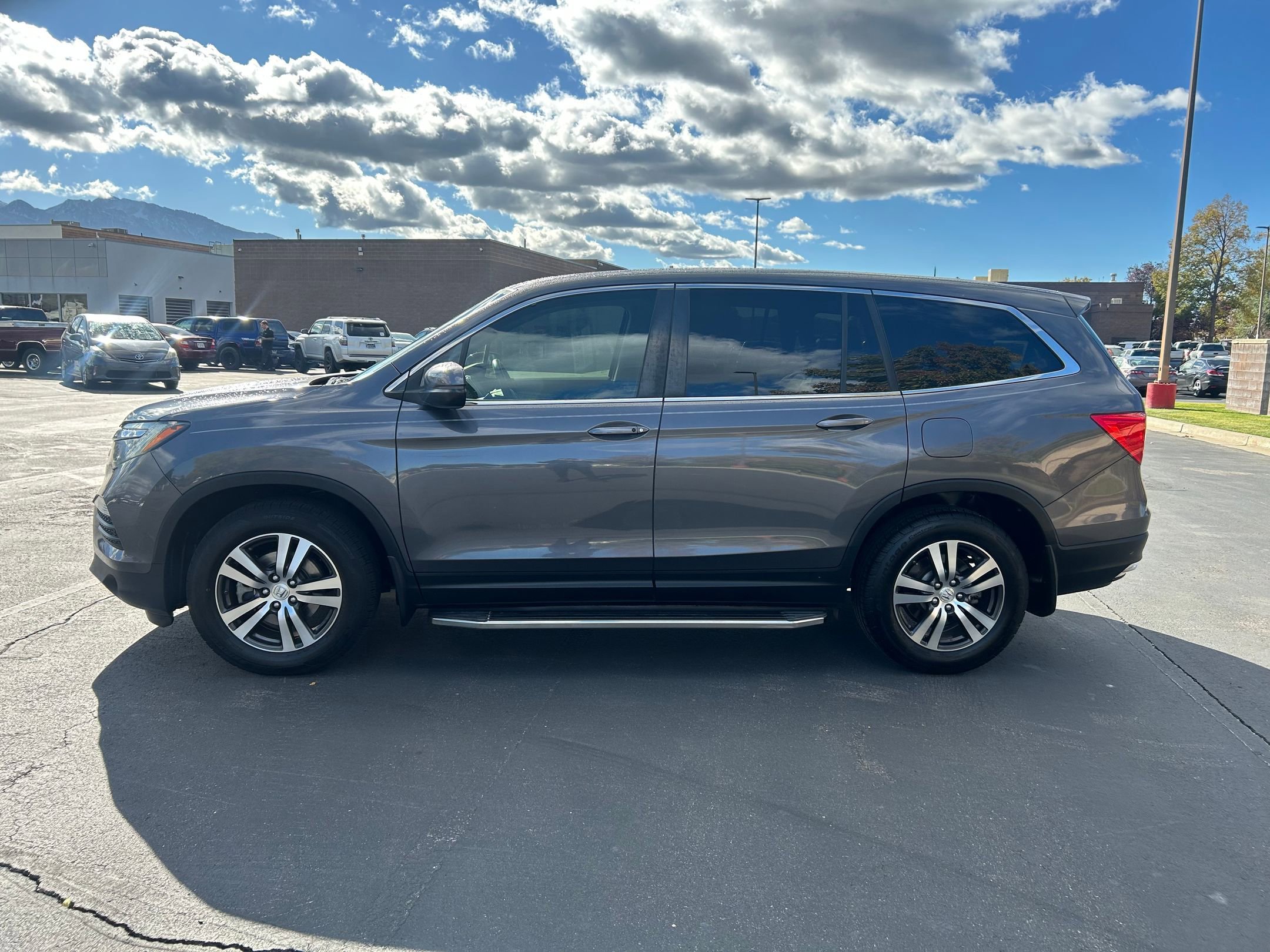 2017 Honda Pilot EX-L photo 3