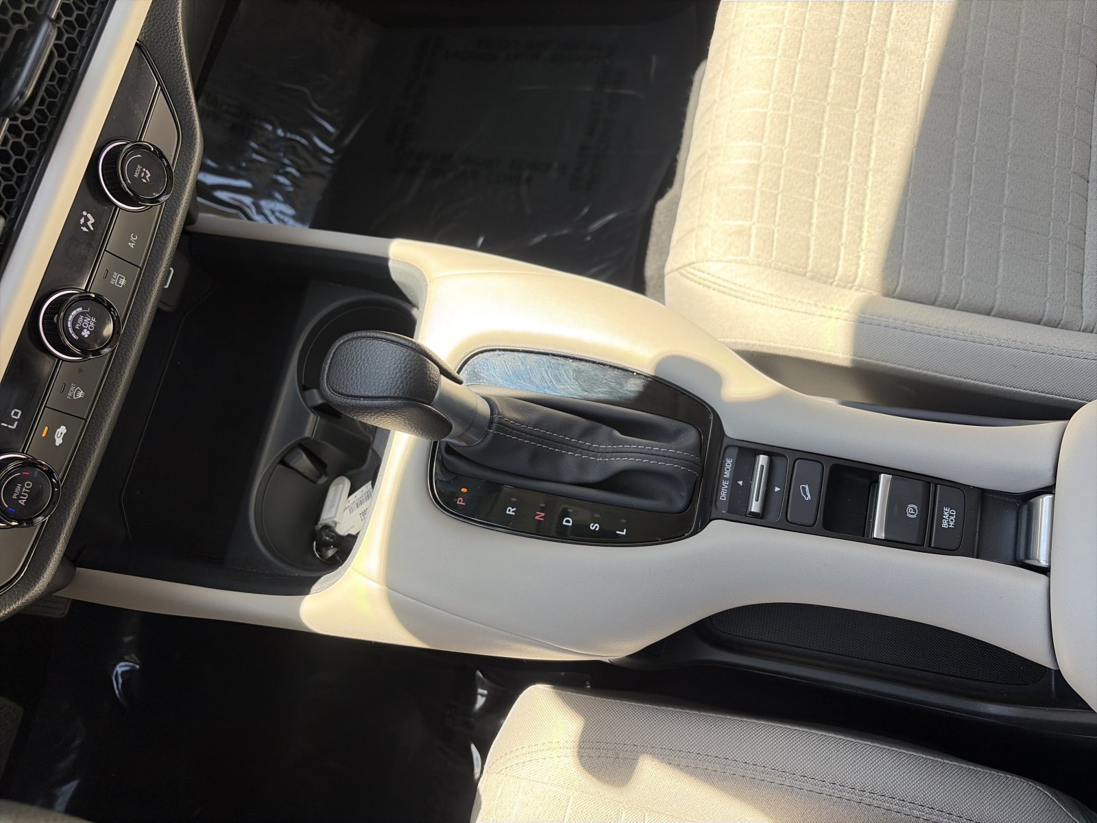2025 Honda HR-V LX - Photo 24