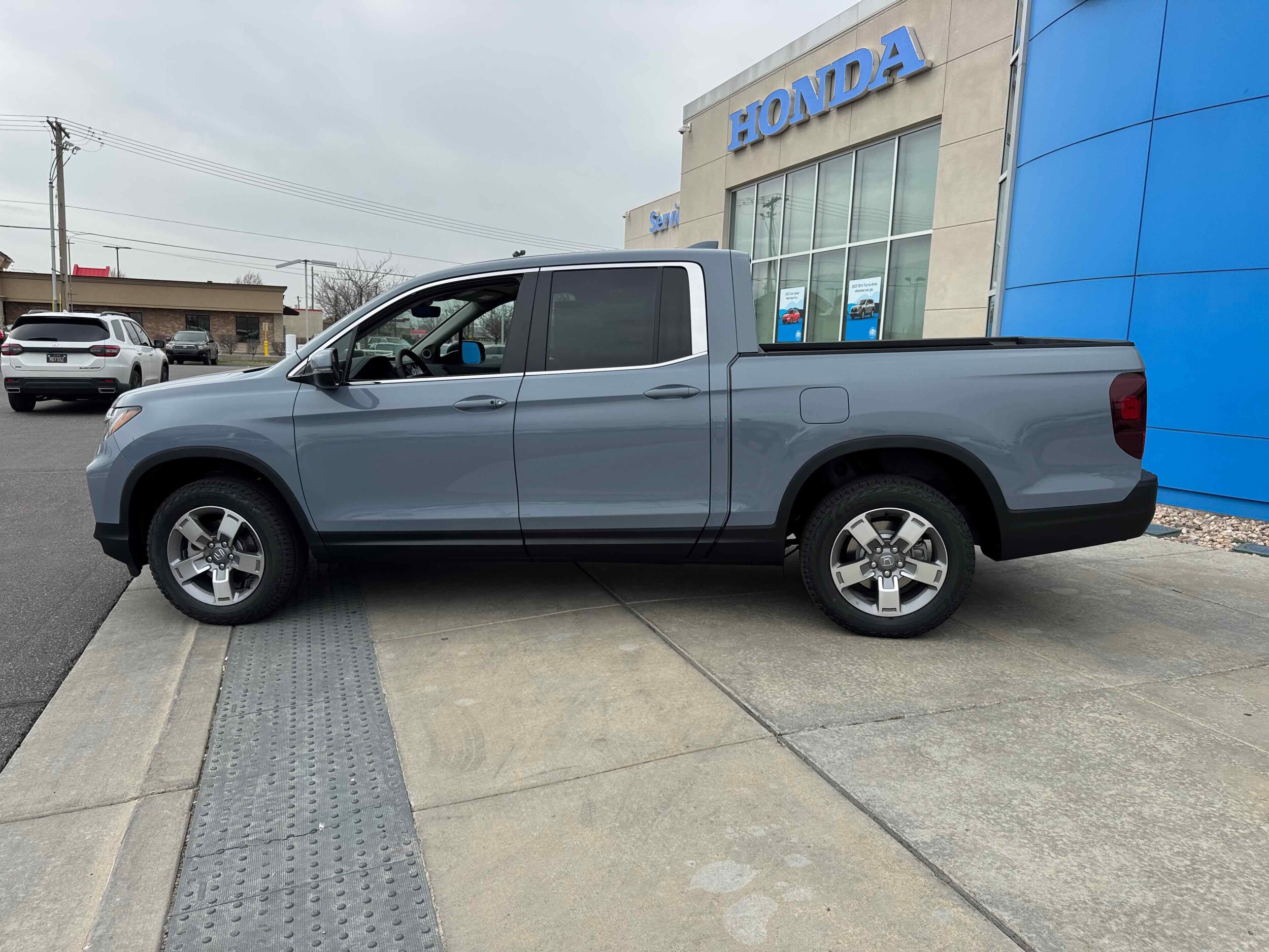 2025 Honda Ridgeline RTL photo 4