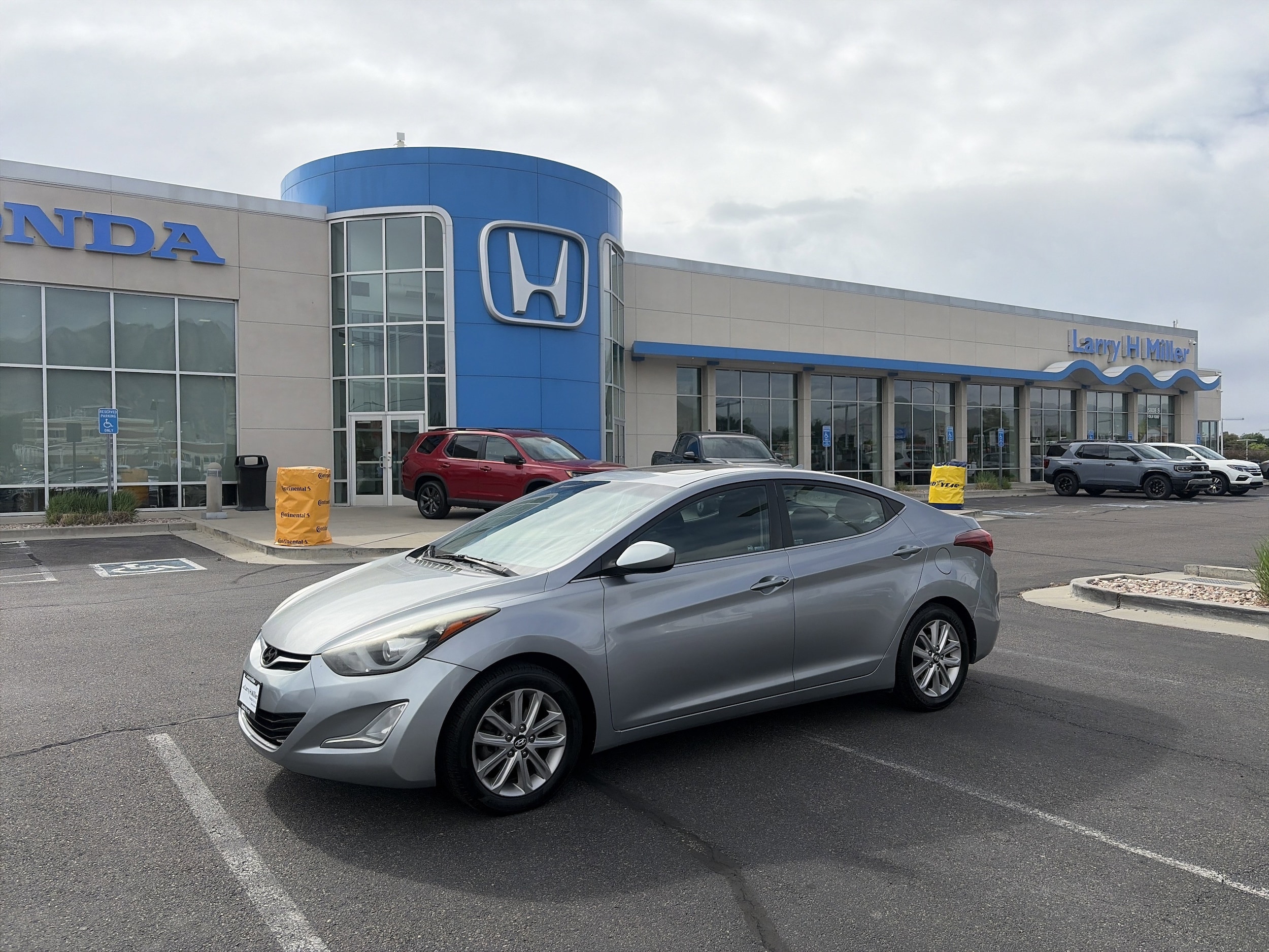 2015 Hyundai Elantra 1.8 SE A/T's photo