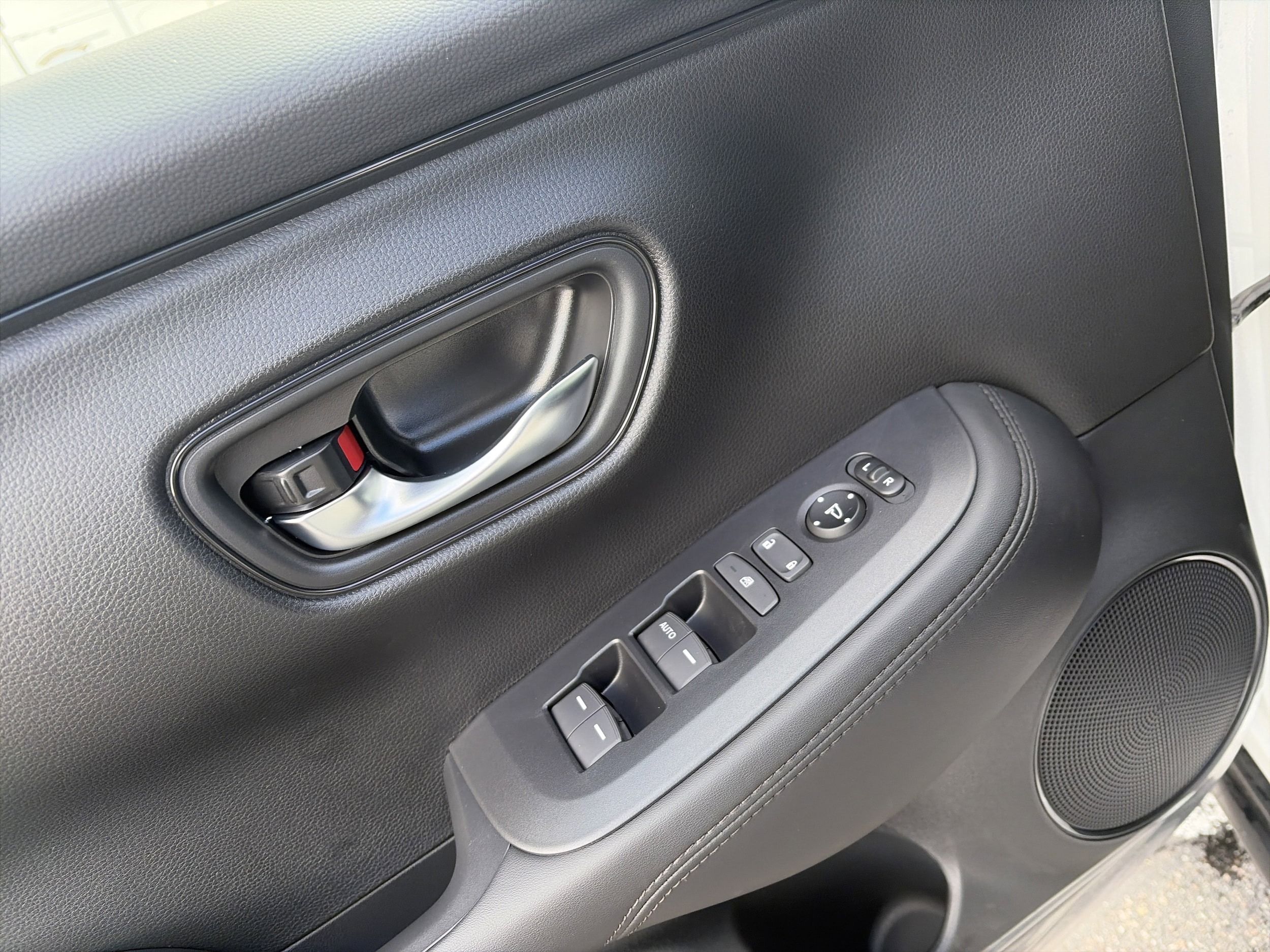 2026 Honda HR-V LX - Photo 15