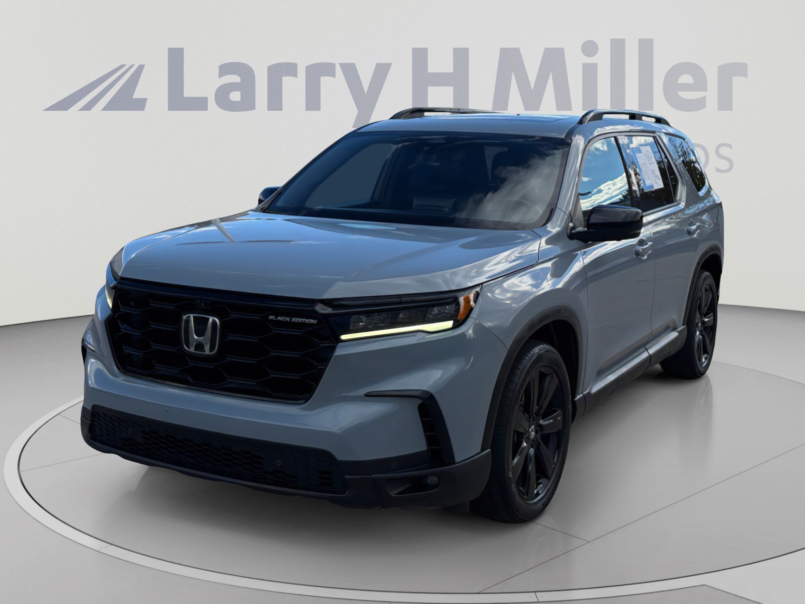 2025 Honda Pilot Black Edition SUV 5FNYG1H95SB015508