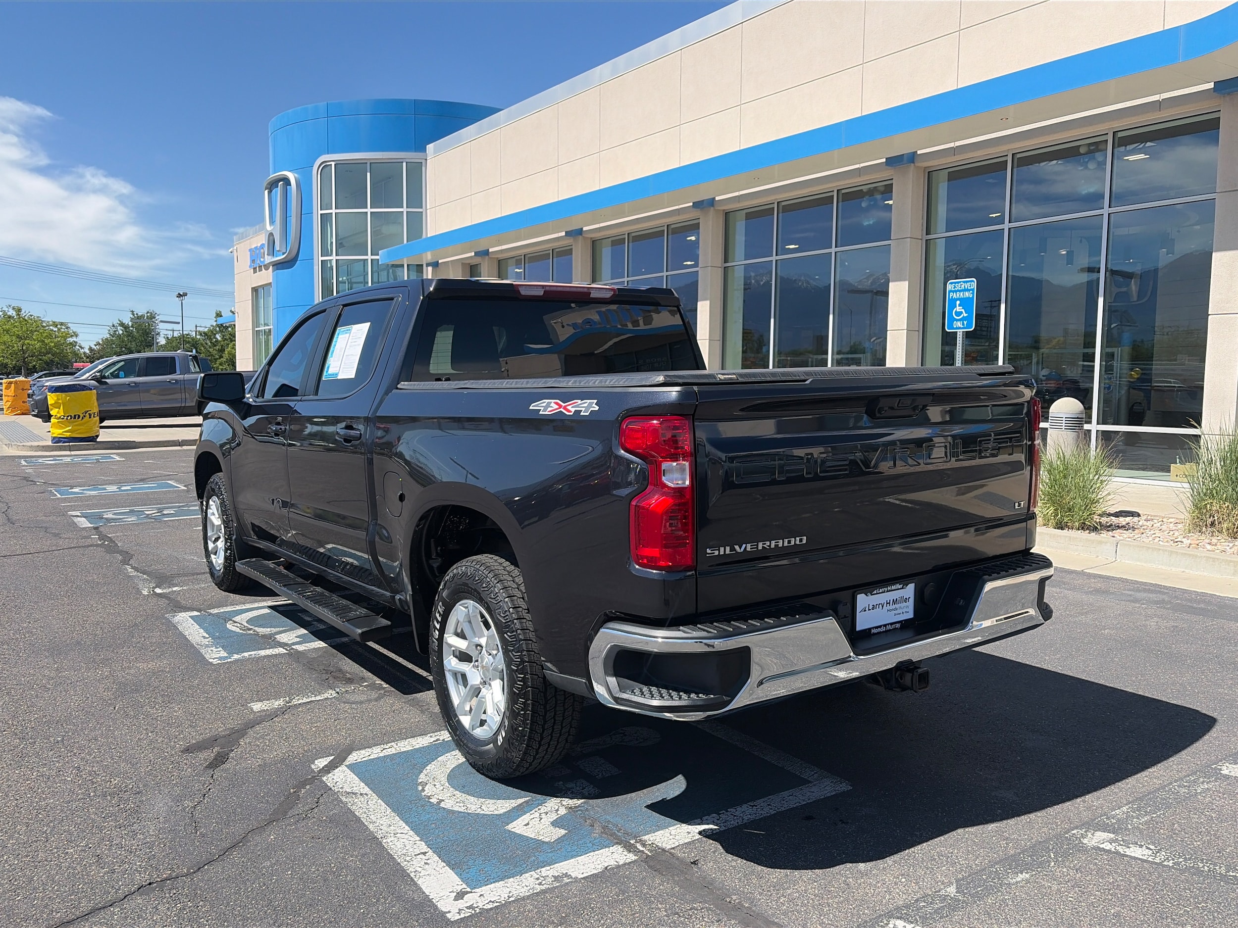 2023 Chevrolet Silverado 1500 LT - Photo 5