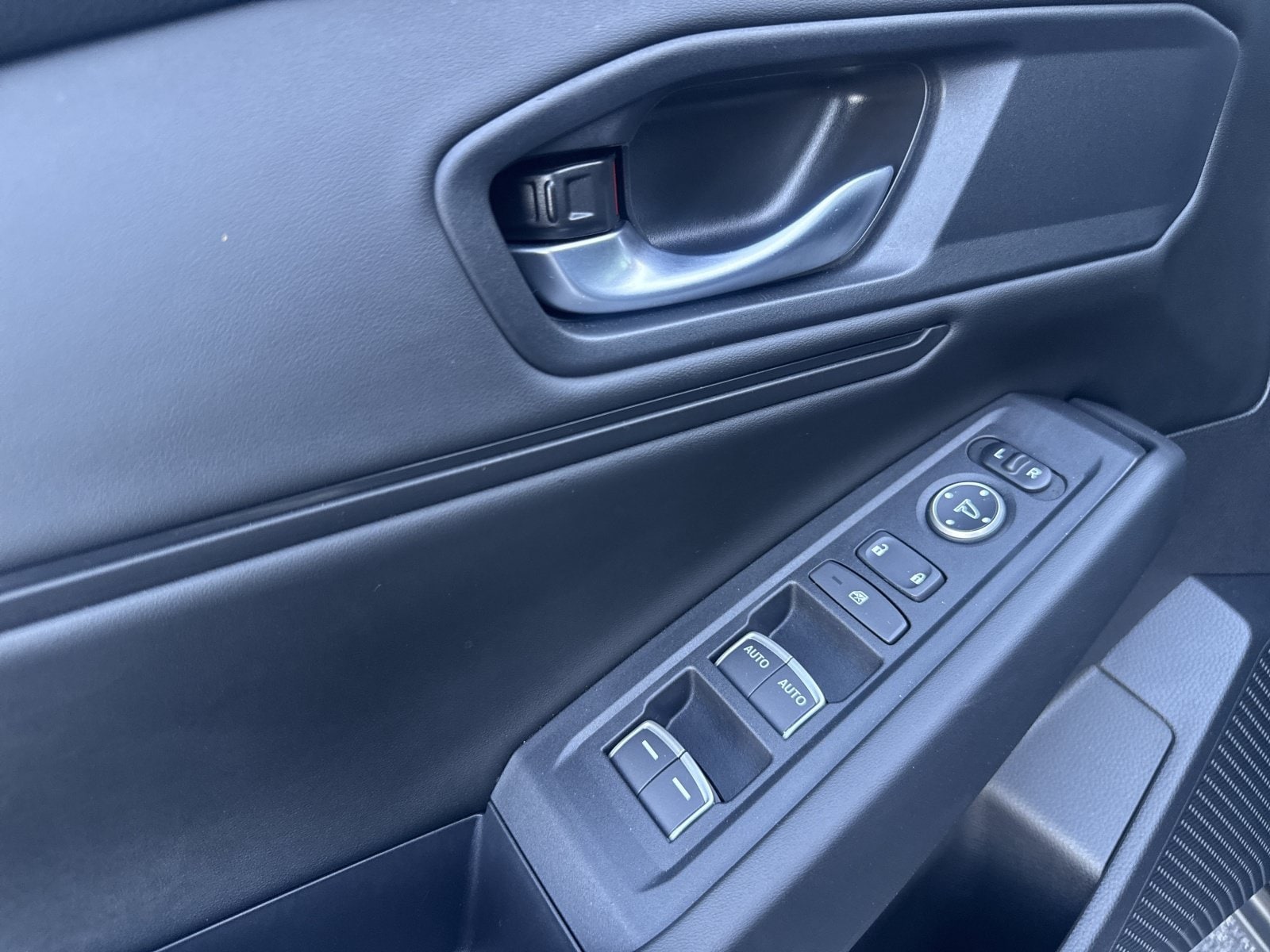 2025 Honda Accord SE - Photo 16