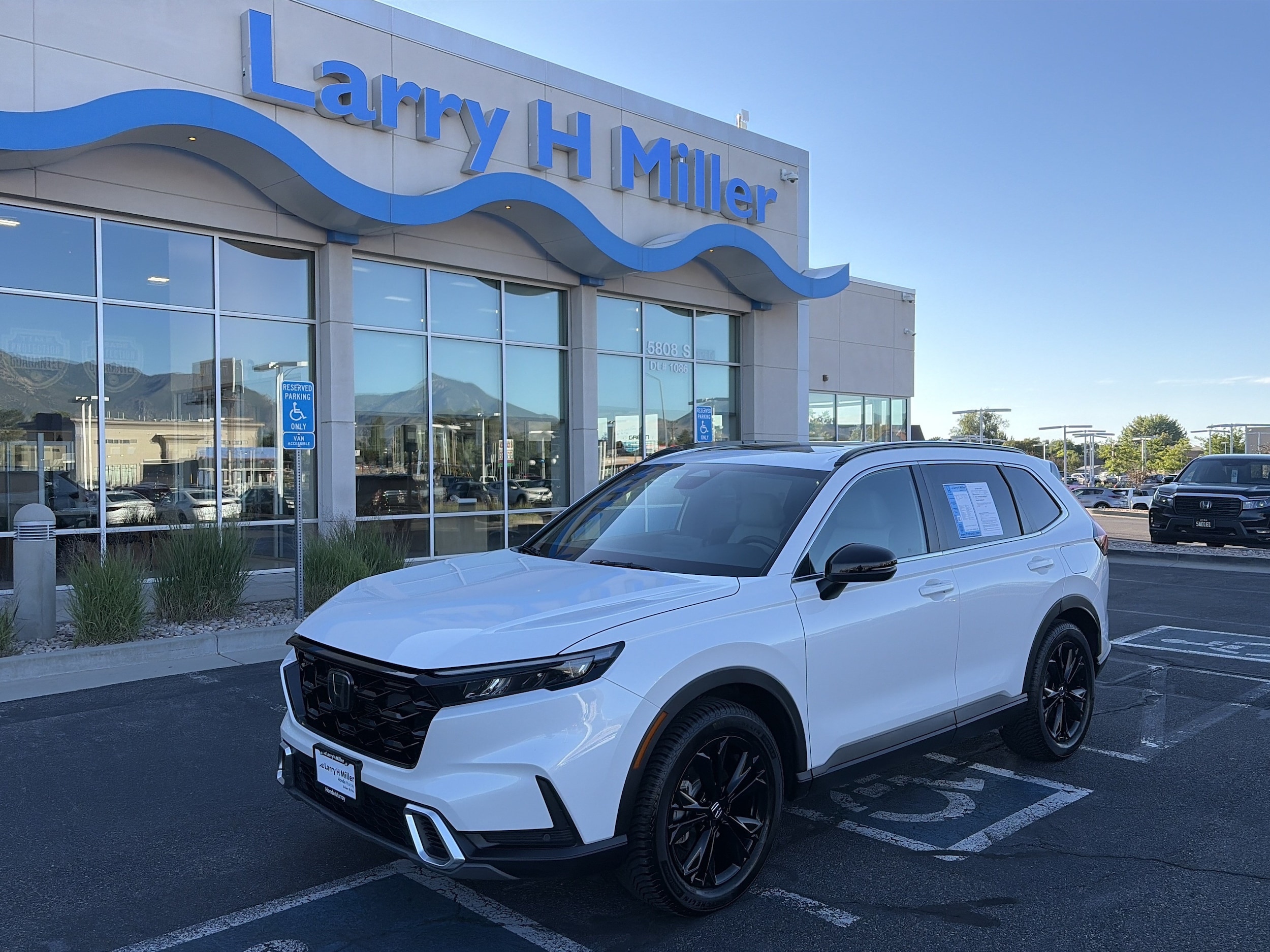 2025 Honda CR-V Hybrid Sport Touring AWD's photo