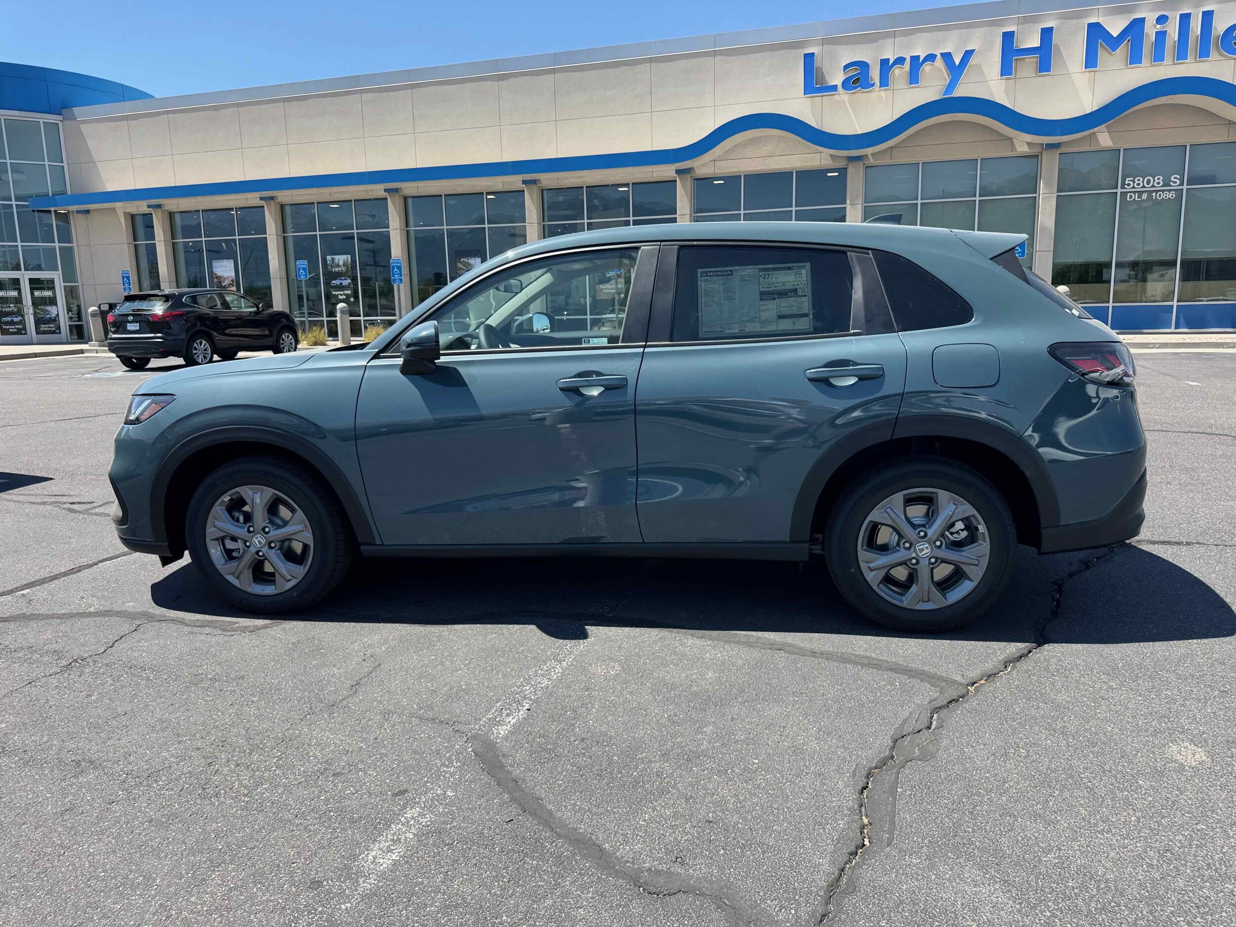 2026 Honda HR-V LX photo 2