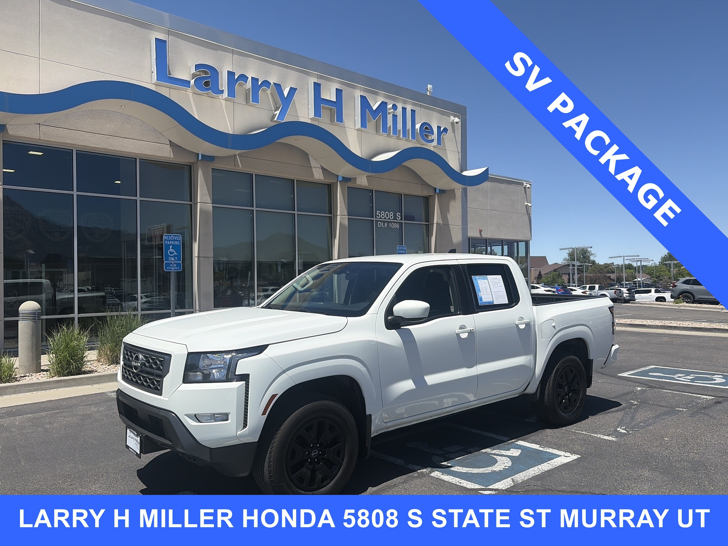 2023 Nissan Frontier SV Crew Cab 4X4 SWB's photo