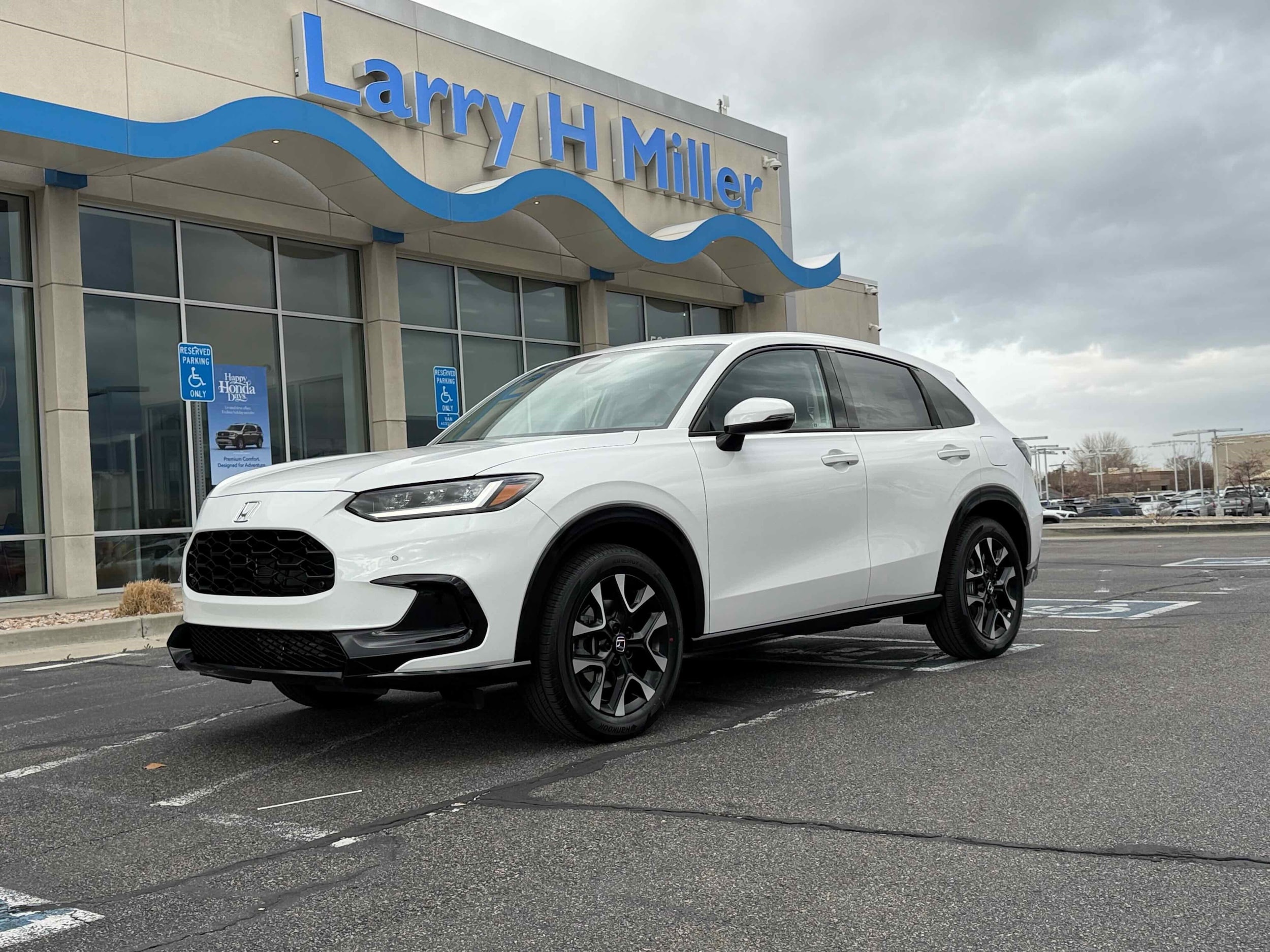 2026 Honda HR-V EX-L's photo