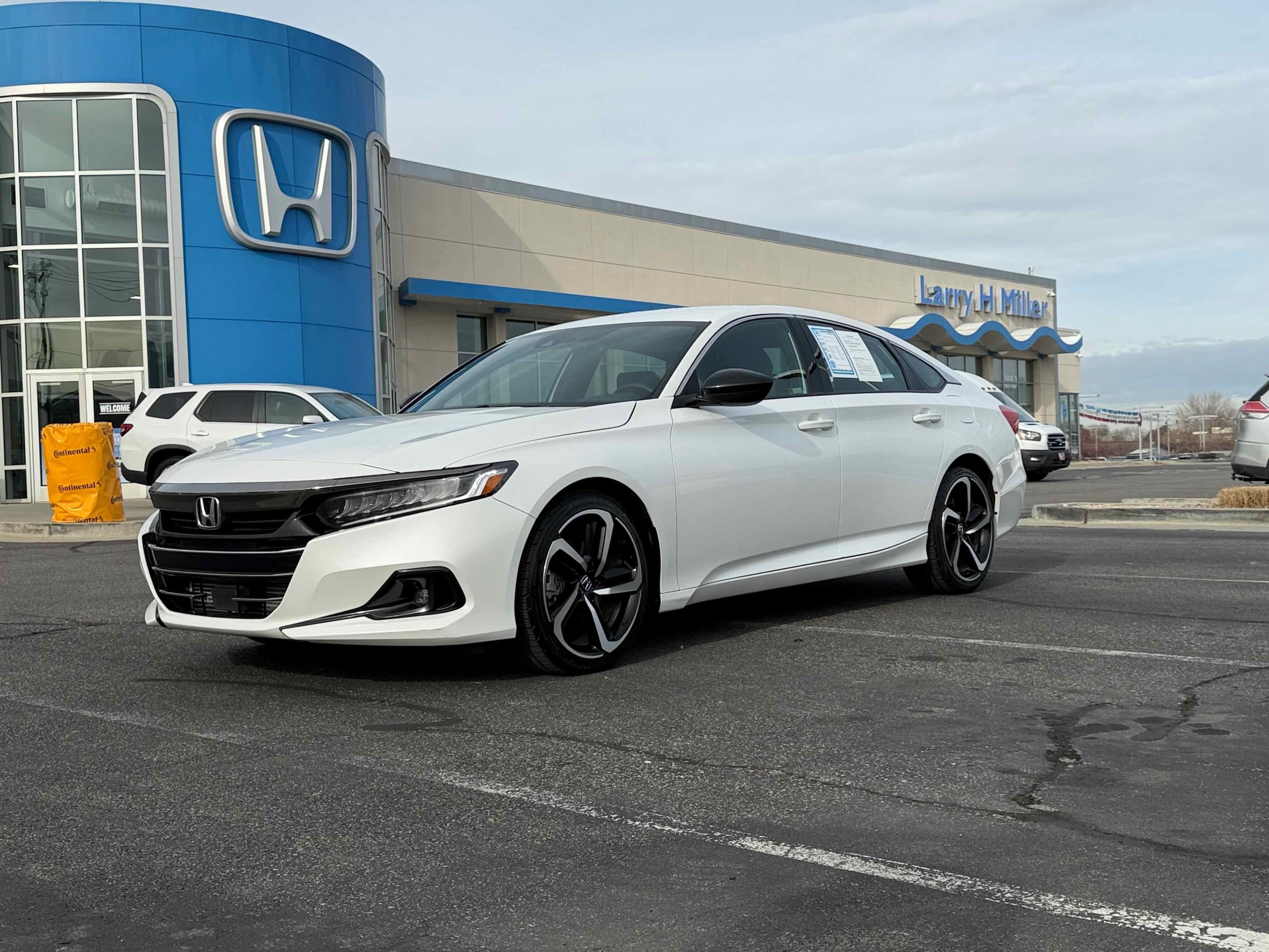 2022 Honda Accord Sport's photo