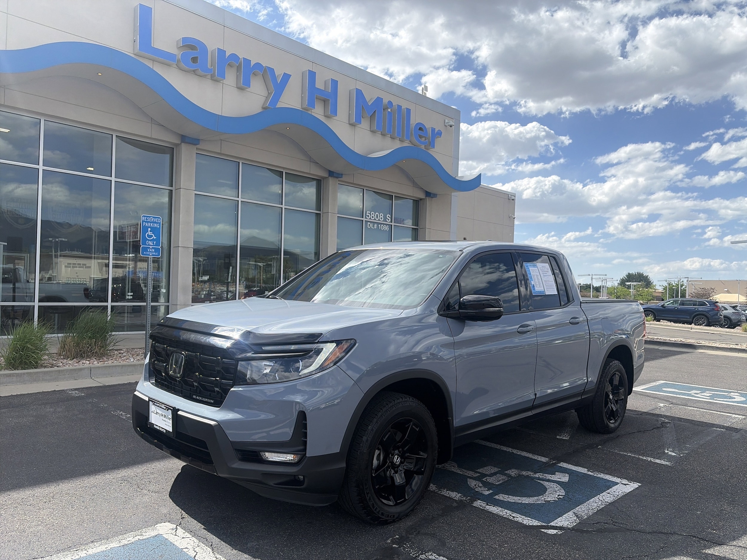 2024 Honda Ridgeline Black Edition's photo