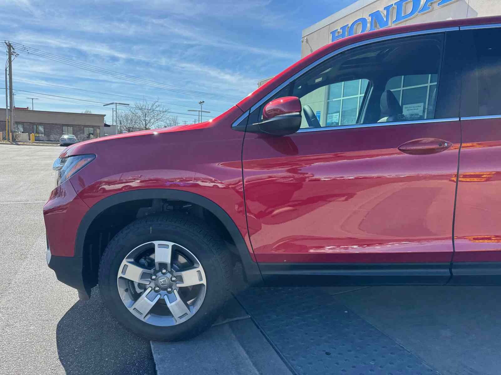 2025 Honda Ridgeline RTL photo 3