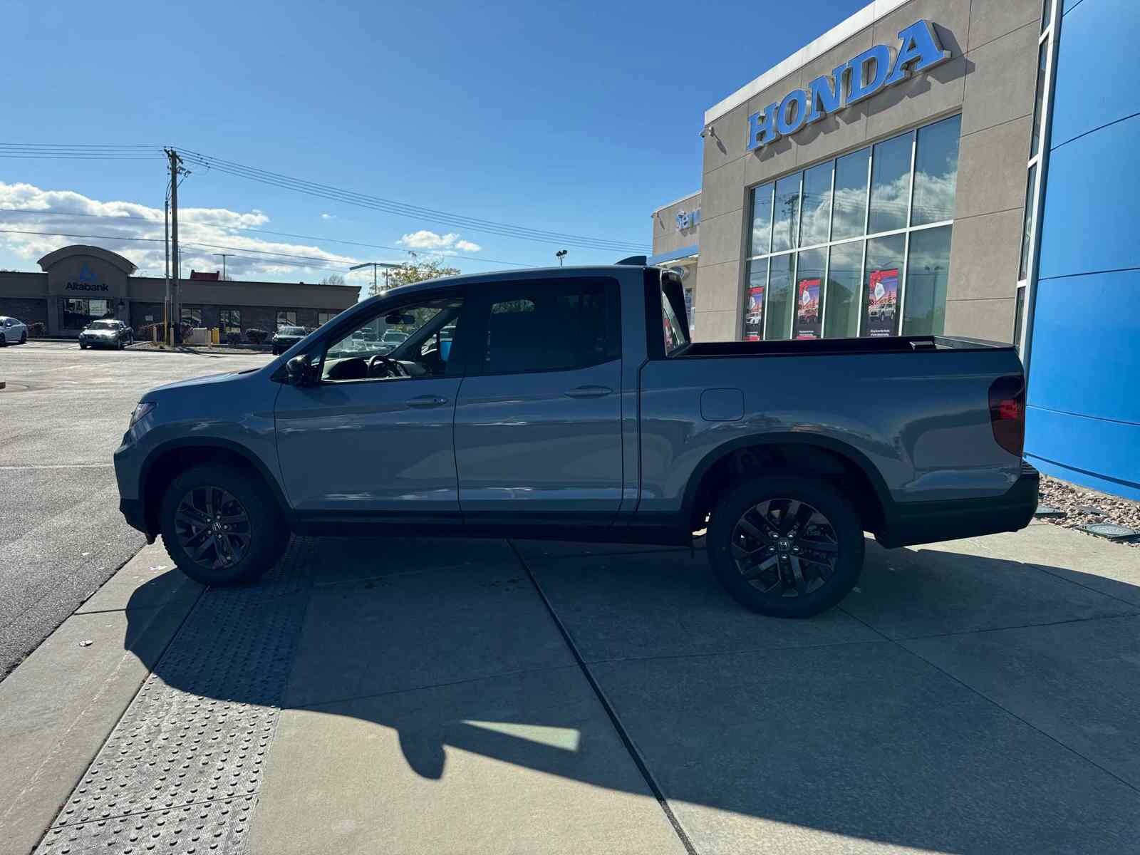 2025 Honda Ridgeline Sport photo 4