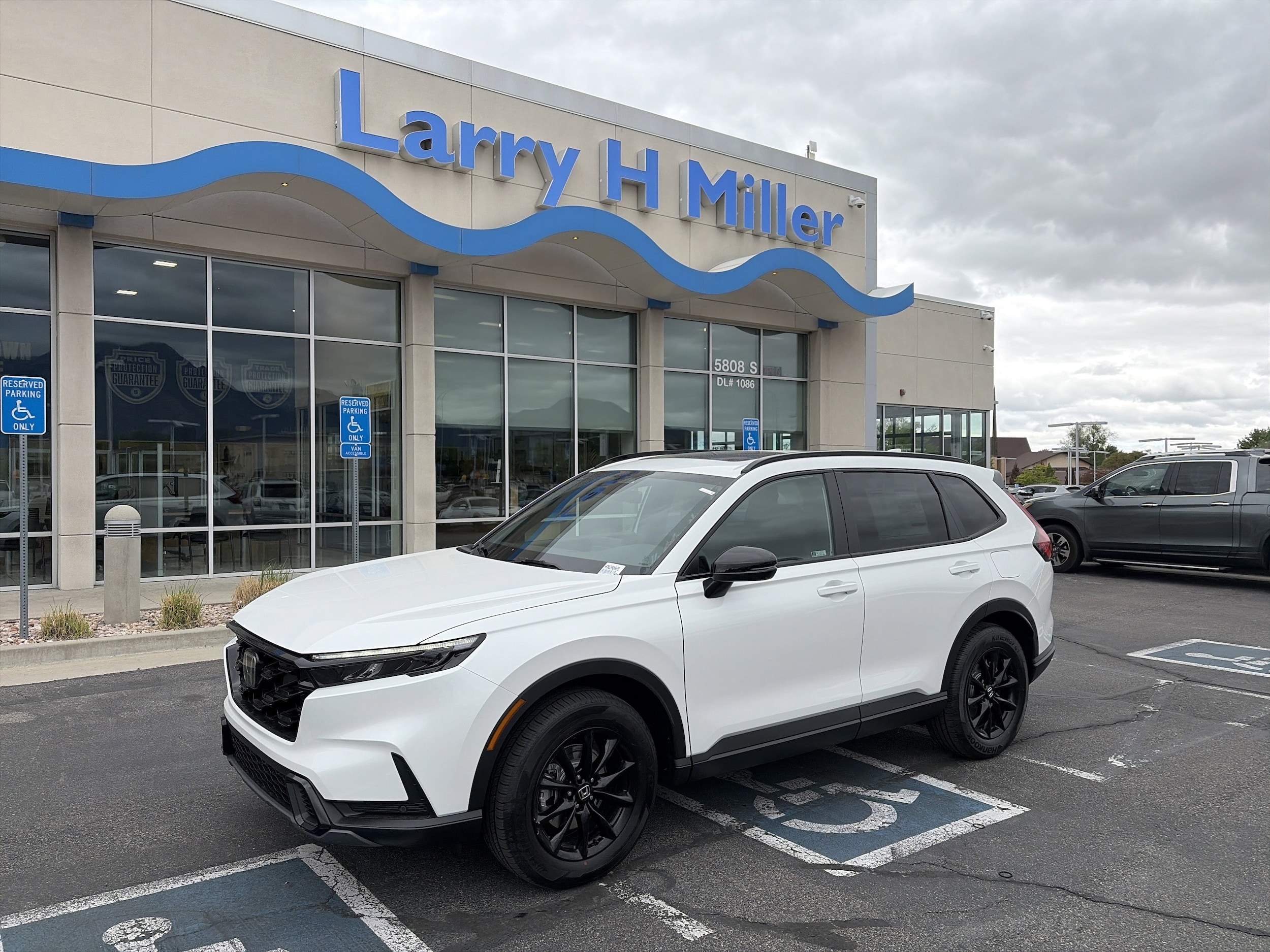 2026 Honda CR-V Hybrid Sport-L AWD's photo