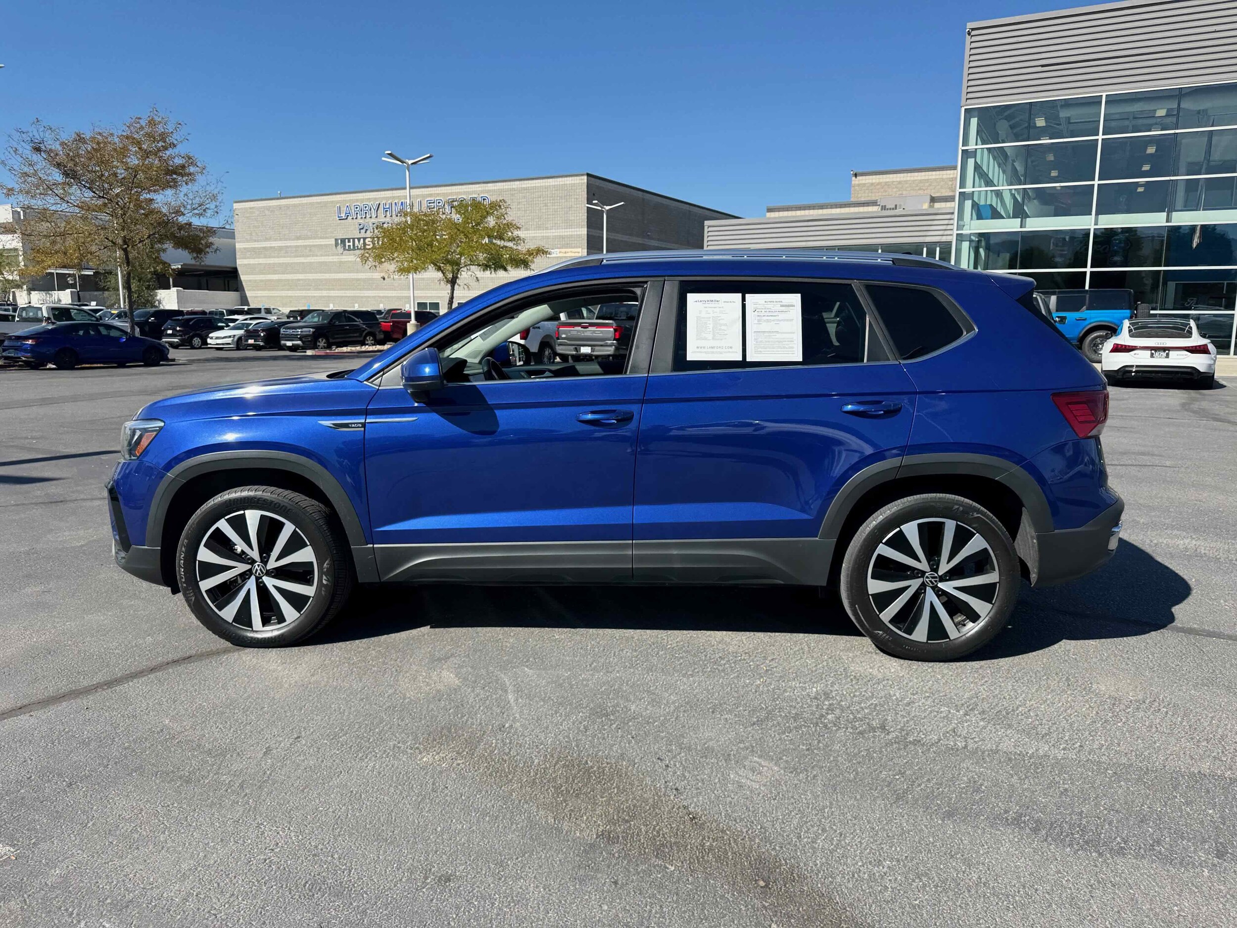 2022 Volkswagen Taos SE photo 4