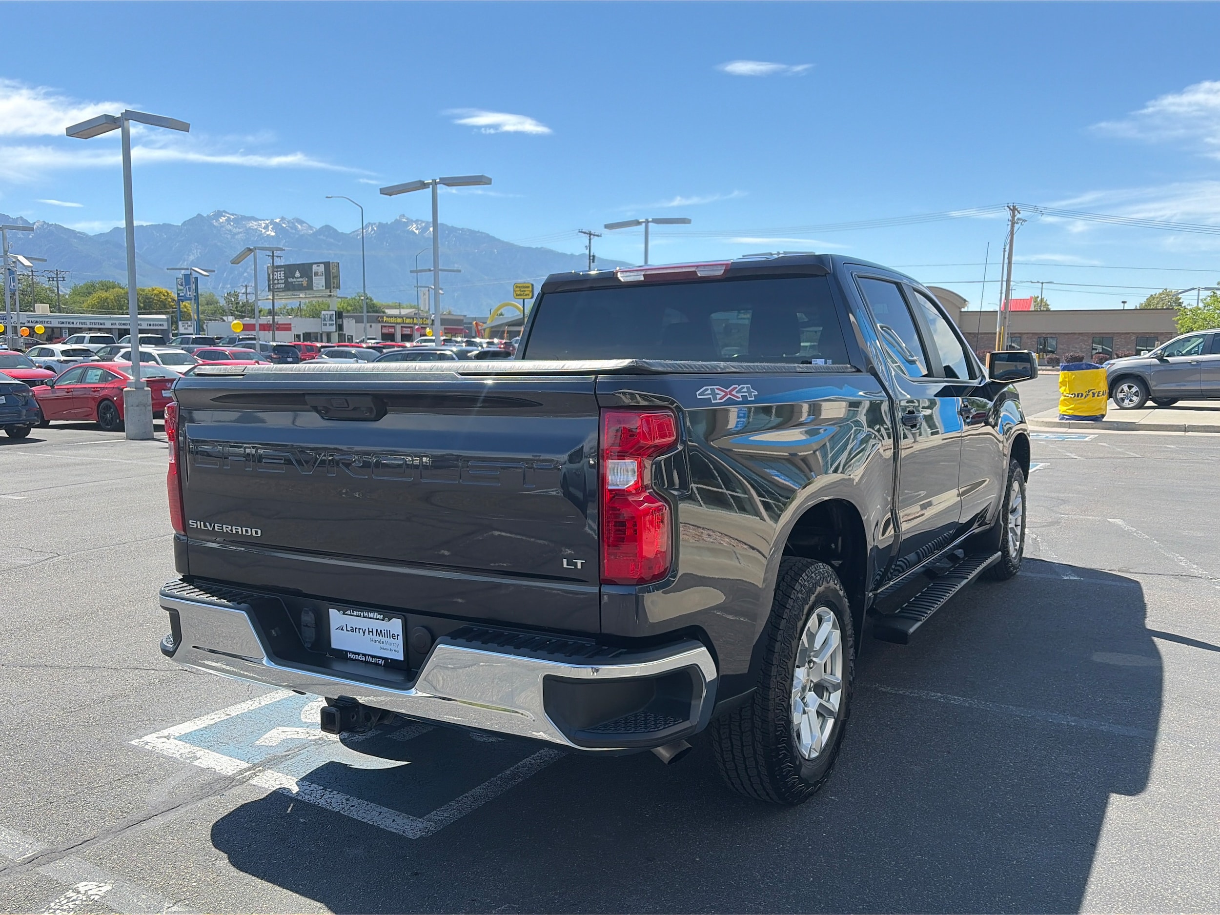 2023 Chevrolet Silverado 1500 LT - Photo 8