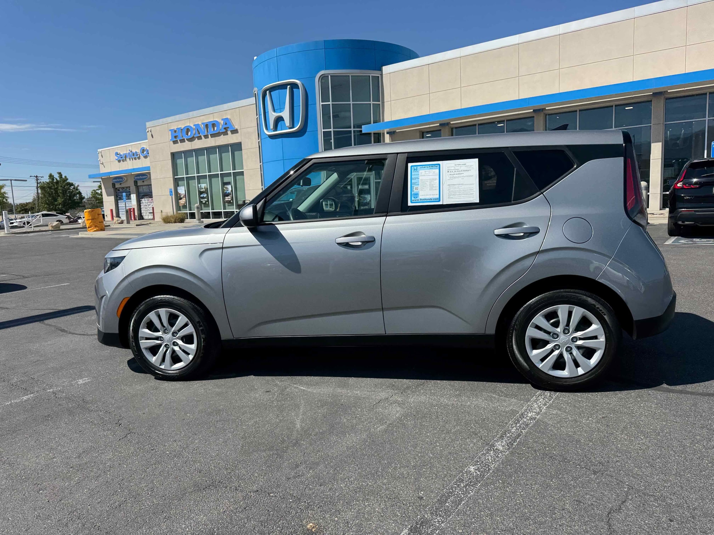 2023 Kia Soul LX photo 2