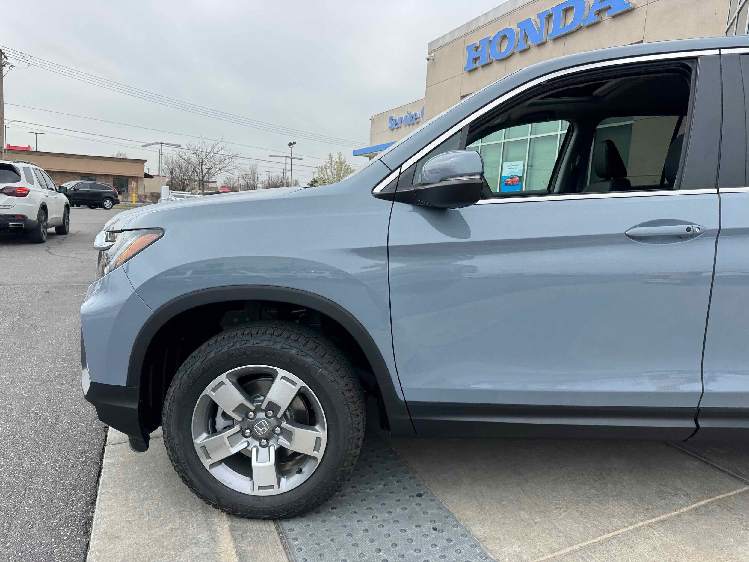 2025 Honda Ridgeline RTL photo 3
