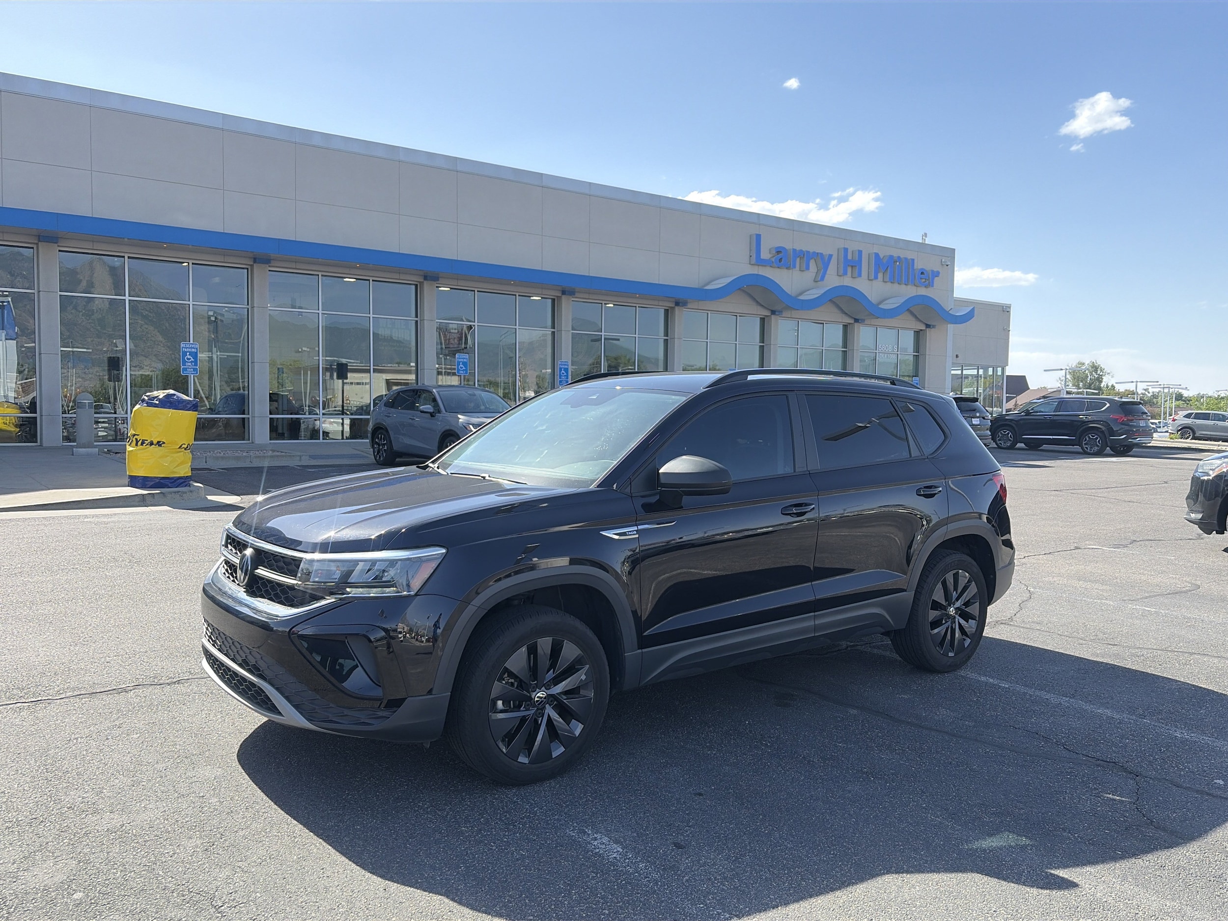 2022 Volkswagen Taos 1.5T S's photo