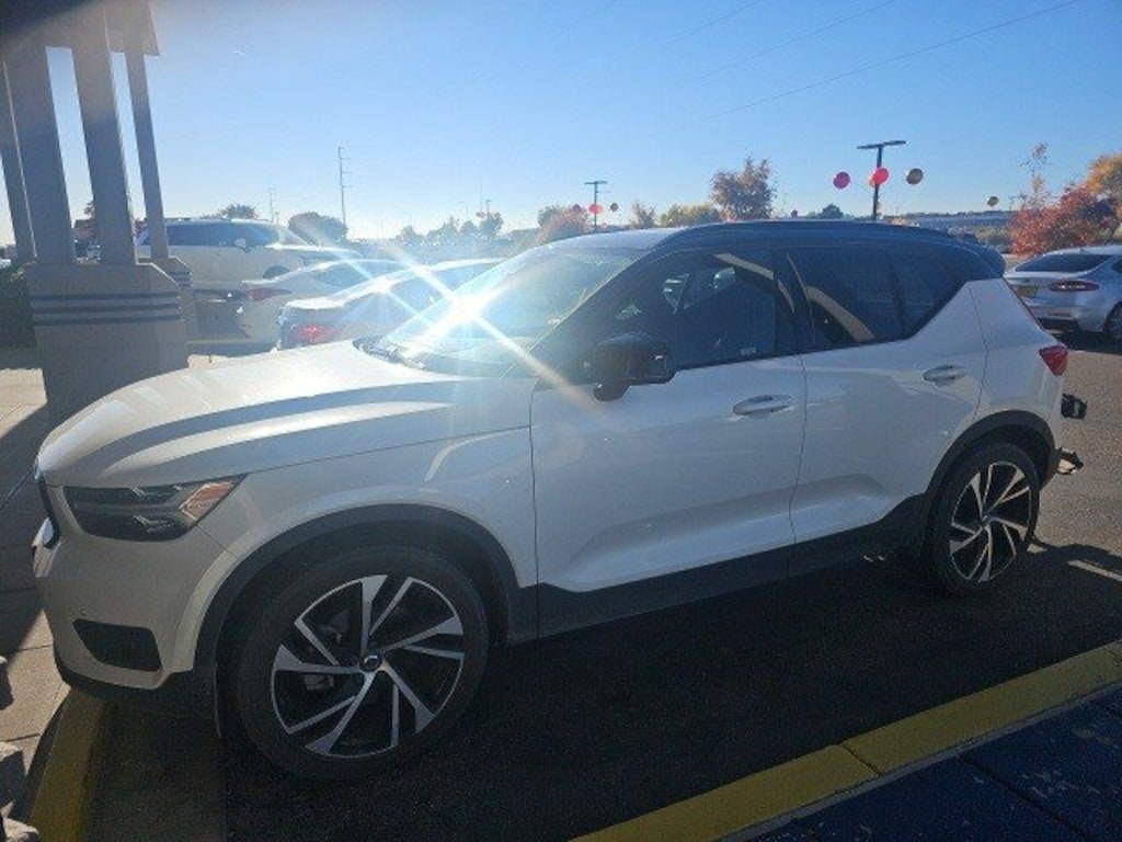 Used 2020 Volvo XC40 T5 R-Design SUV
