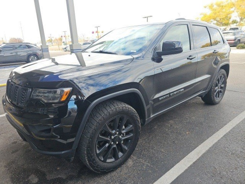 Used 2020 Jeep Grand Cherokee Laredo SUV