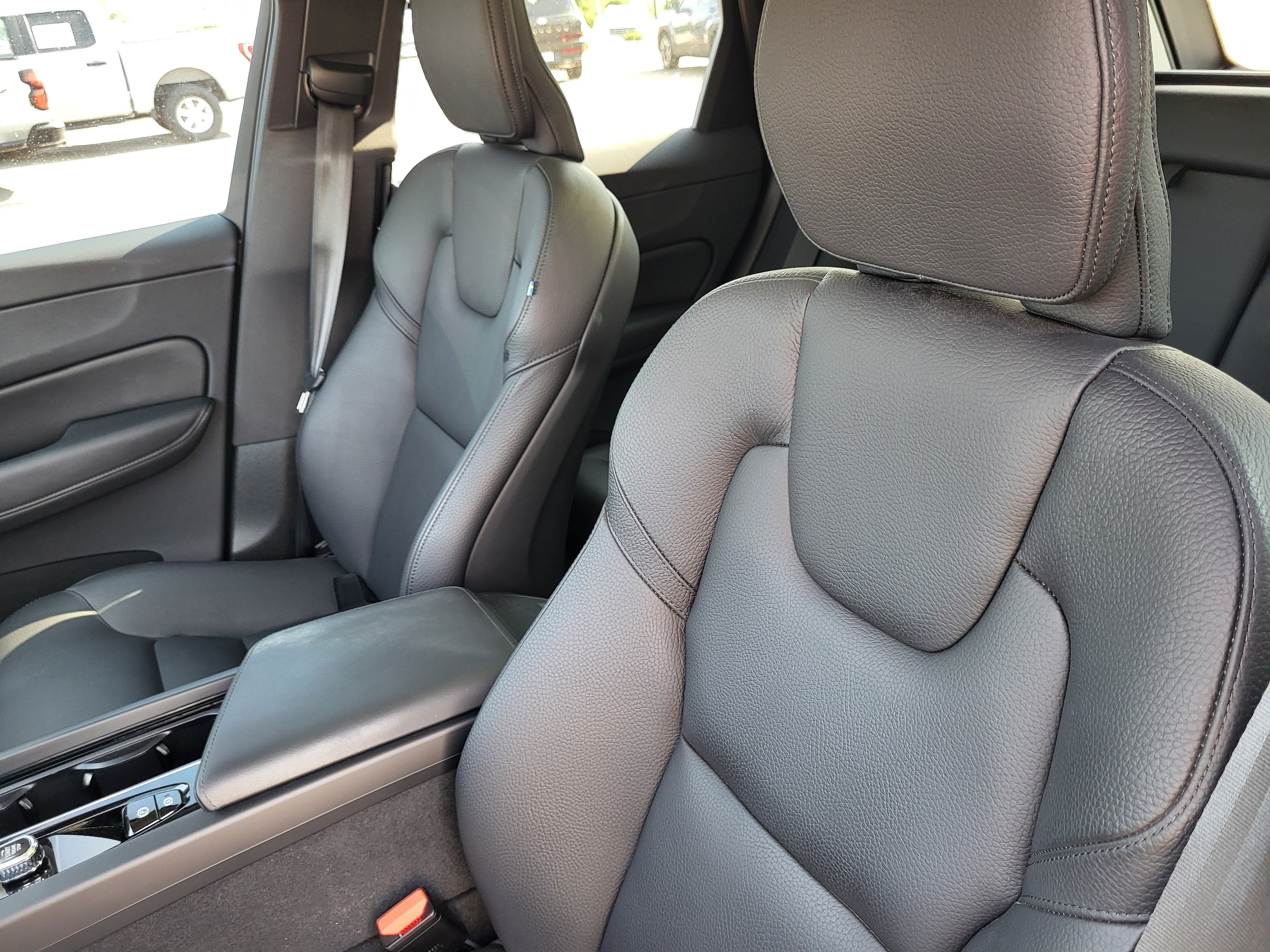 2024 Volvo XC60 Plus - Photo 26