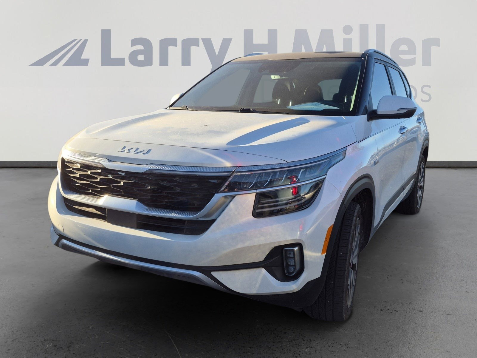 2022 Kia Seltos SX's photo