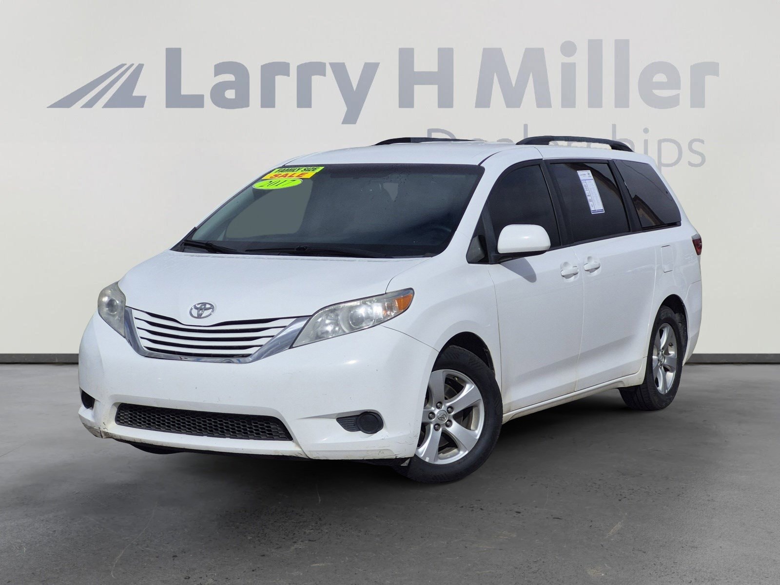 2017 Toyota Sienna LE's photo