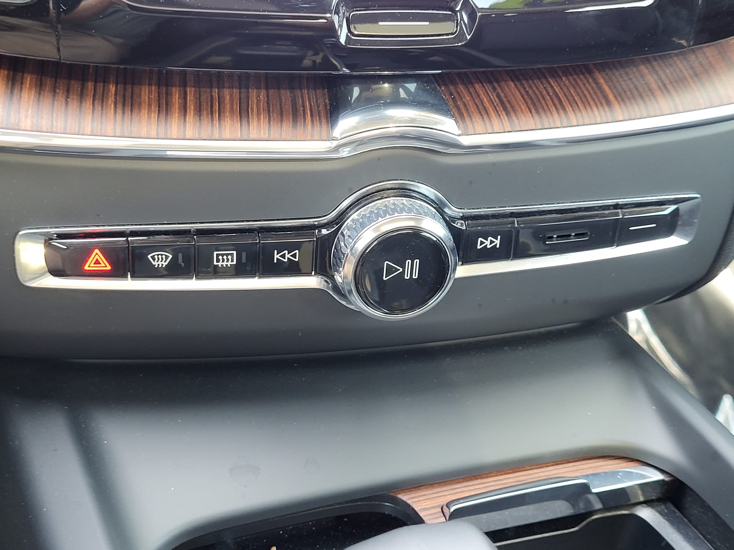 2024 Volvo XC60 Plus - Photo 23