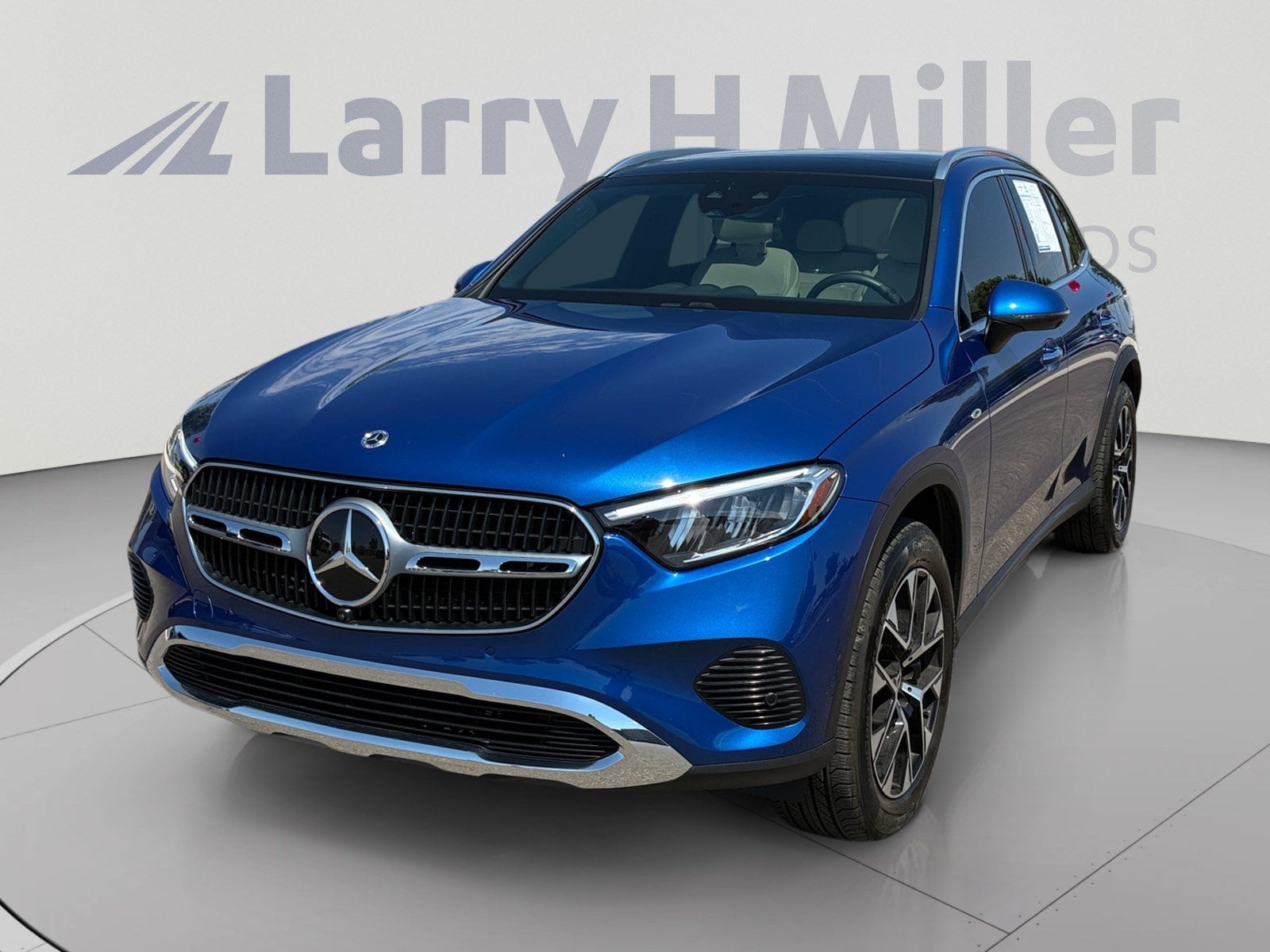 2025 Mercedes-Benz GLC