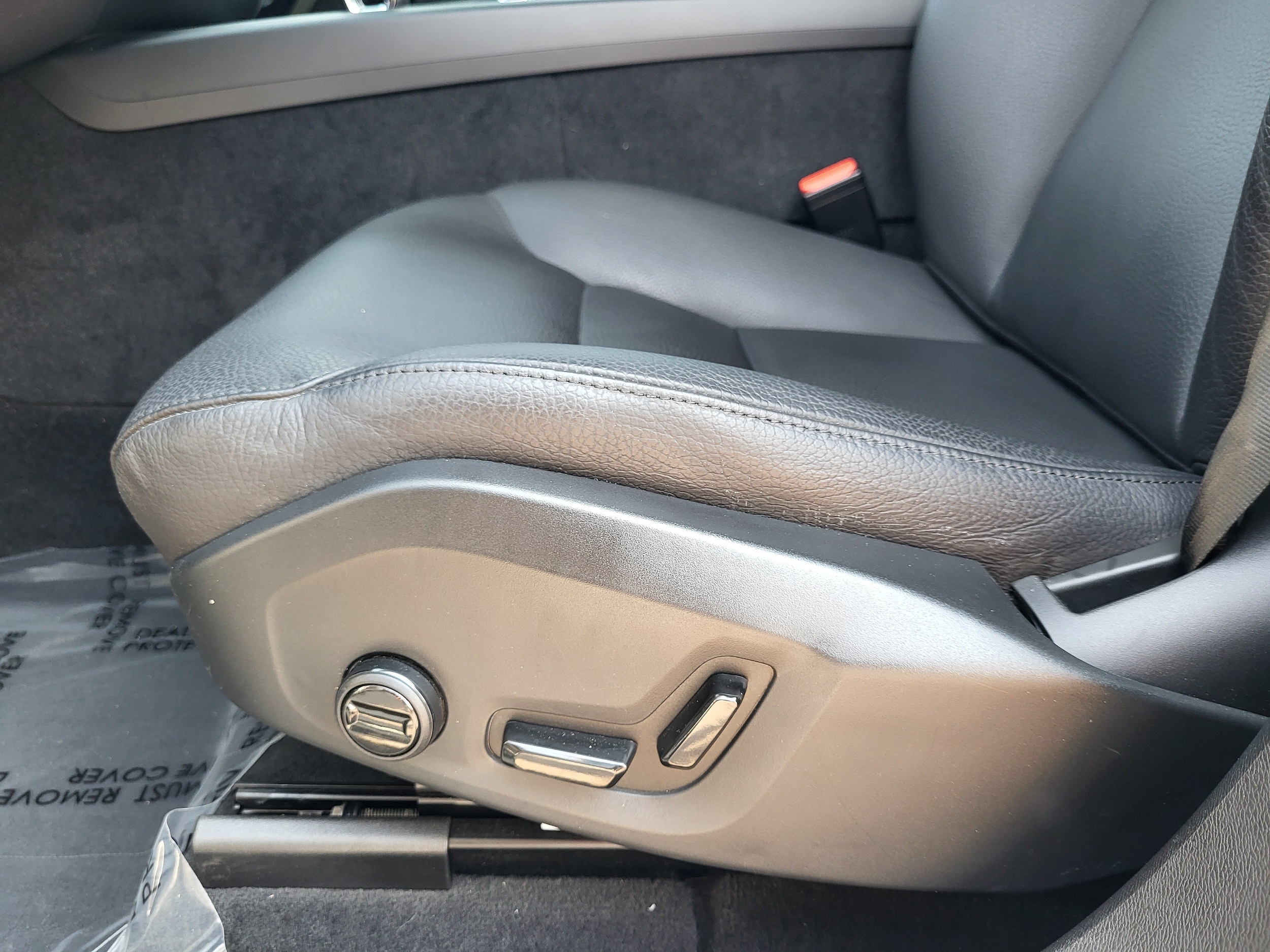 2024 Volvo XC60 Plus - Photo 25