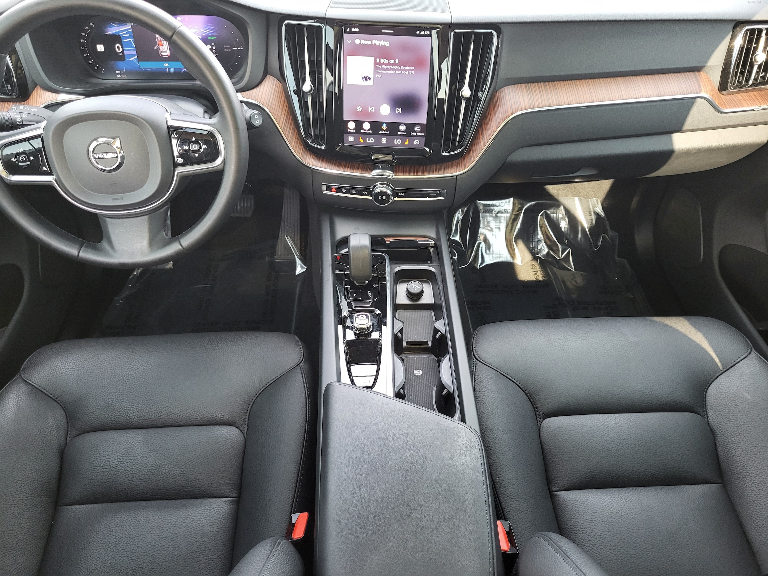 2024 Volvo XC60 Plus - Photo 28