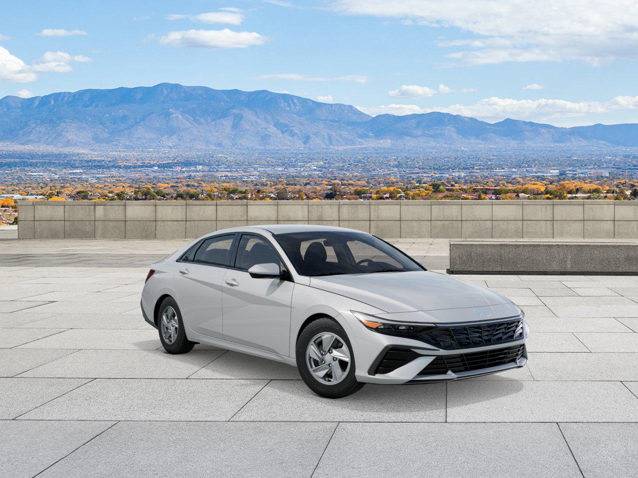 2025 Hyundai Elantra SE photo 2