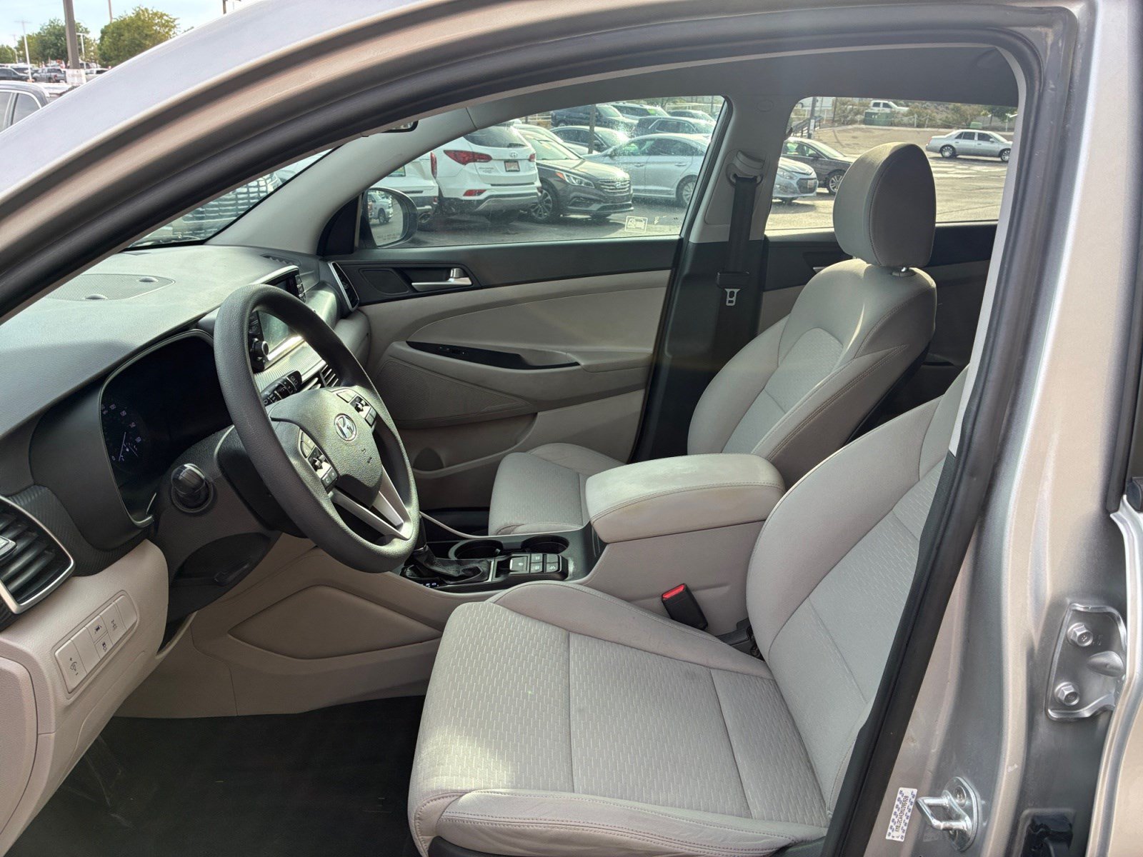 2021 Hyundai Tucson SE - Photo 23