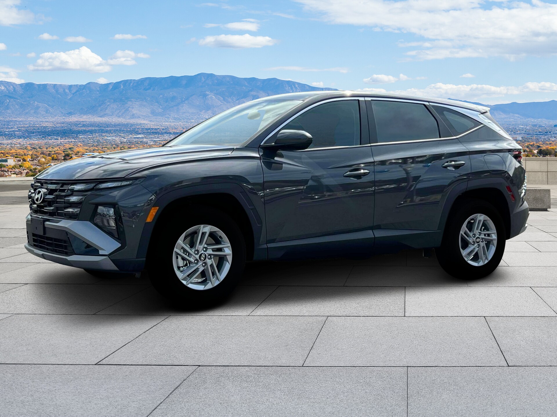 2026 Hyundai Tucson SE photo 2