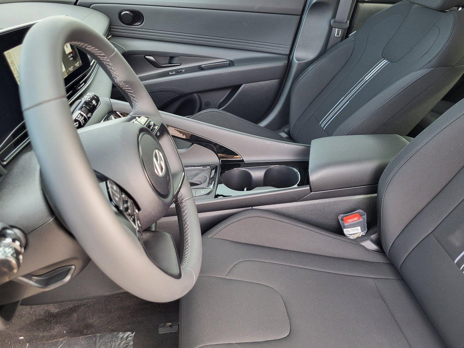 2025 Hyundai Elantra Blue - Photo 15