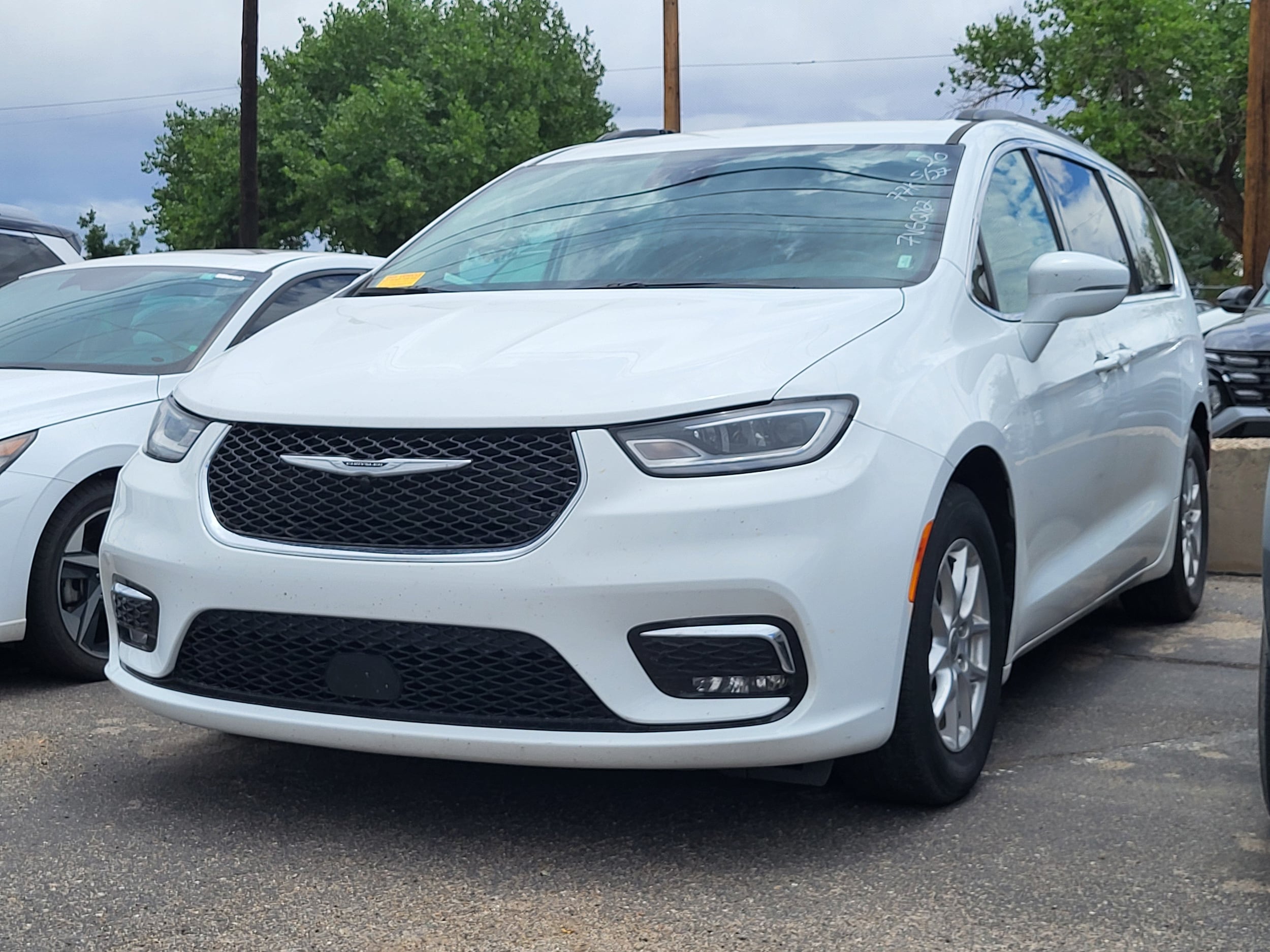 2022 Chrysler Pacifica Touring L's photo