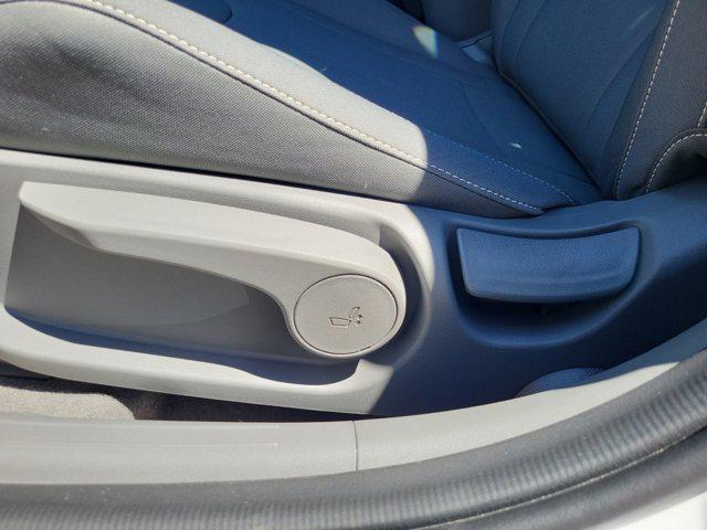 2025 Hyundai Elantra Blue - Photo 14