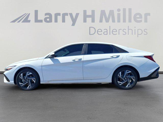 2025 Hyundai Elantra Hybrid Limited photo 2