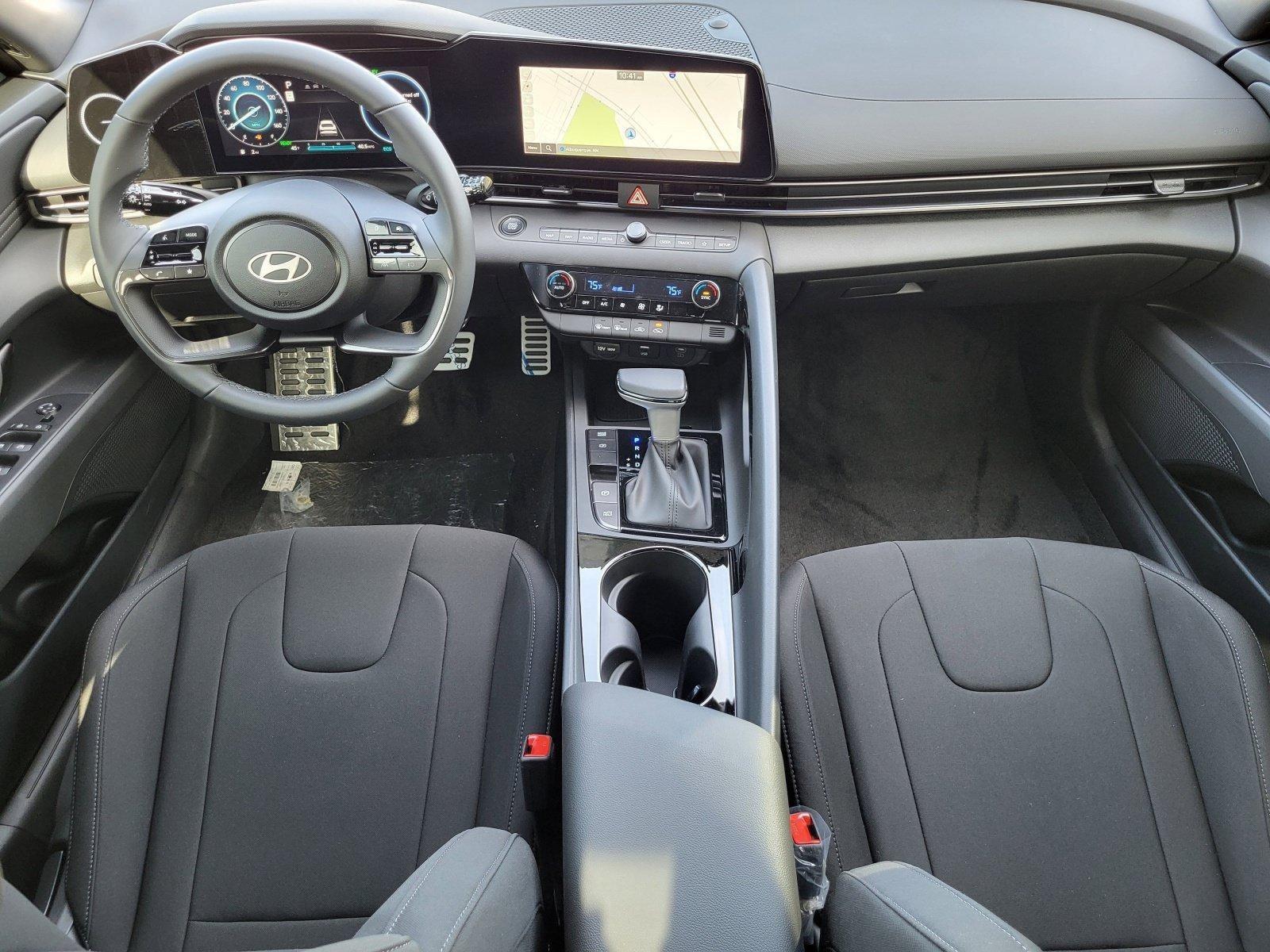 2025 Hyundai Elantra Blue - Photo 28